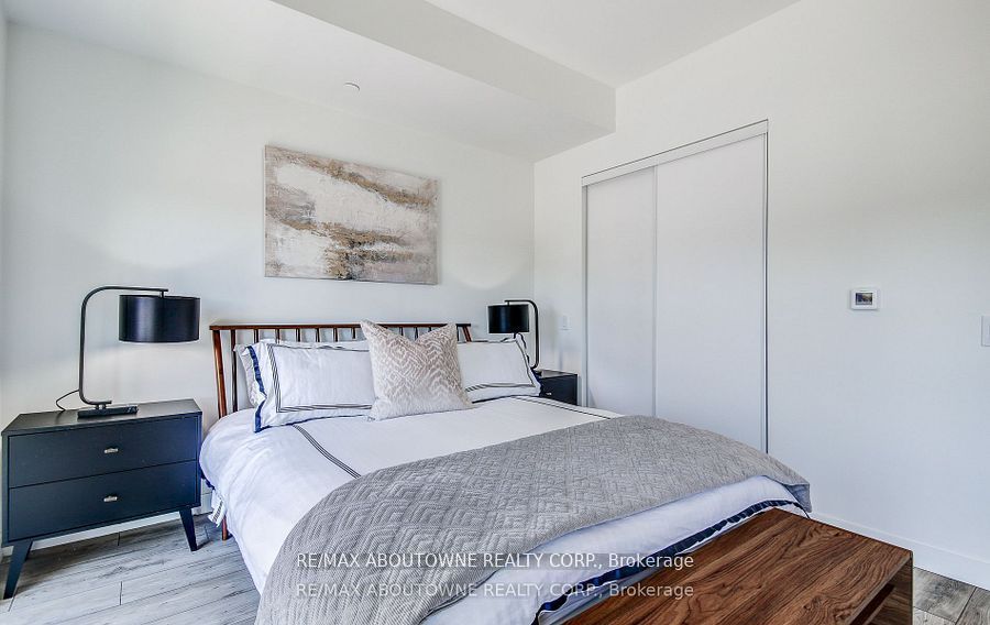 A0808 – 125 Bronte Road, Oakville ‣ W13545224 A0808 – 125 Bronte Road, Oakville ‣ W13545224