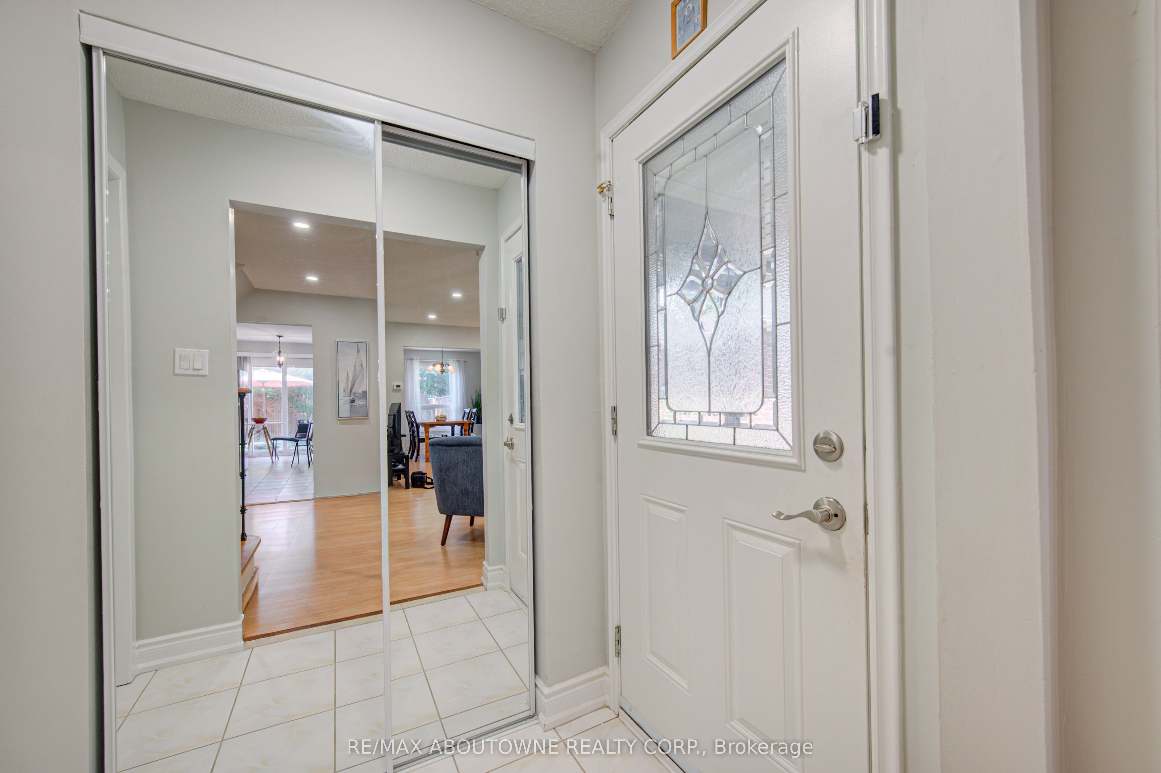 1140 Avondale Drive, Oakville ‣ W13549772 1140 Avondale Drive, Oakville ‣ W13549772
