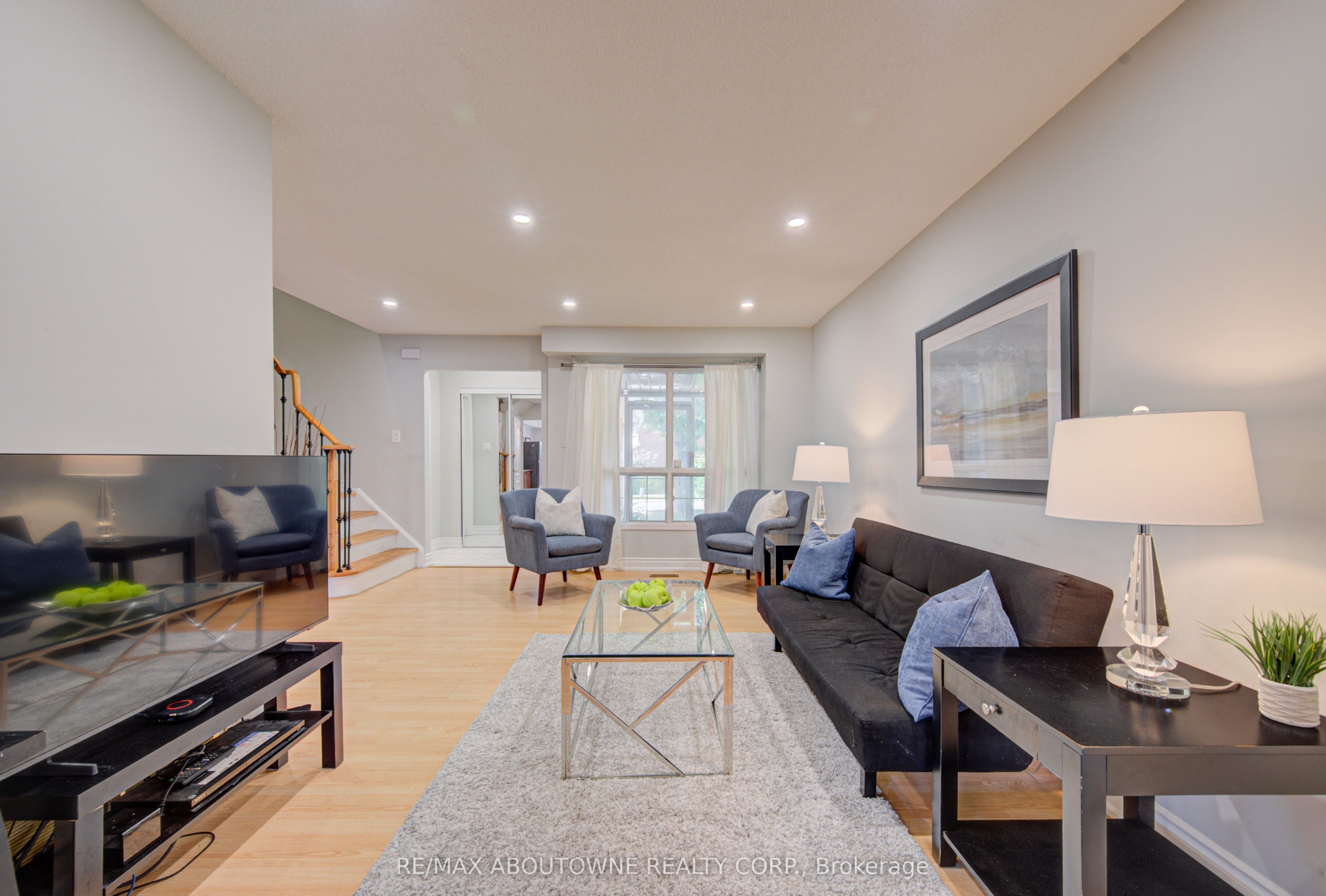 1140 Avondale Drive, Oakville ‣ W13549772 1140 Avondale Drive, Oakville ‣ W13549772
