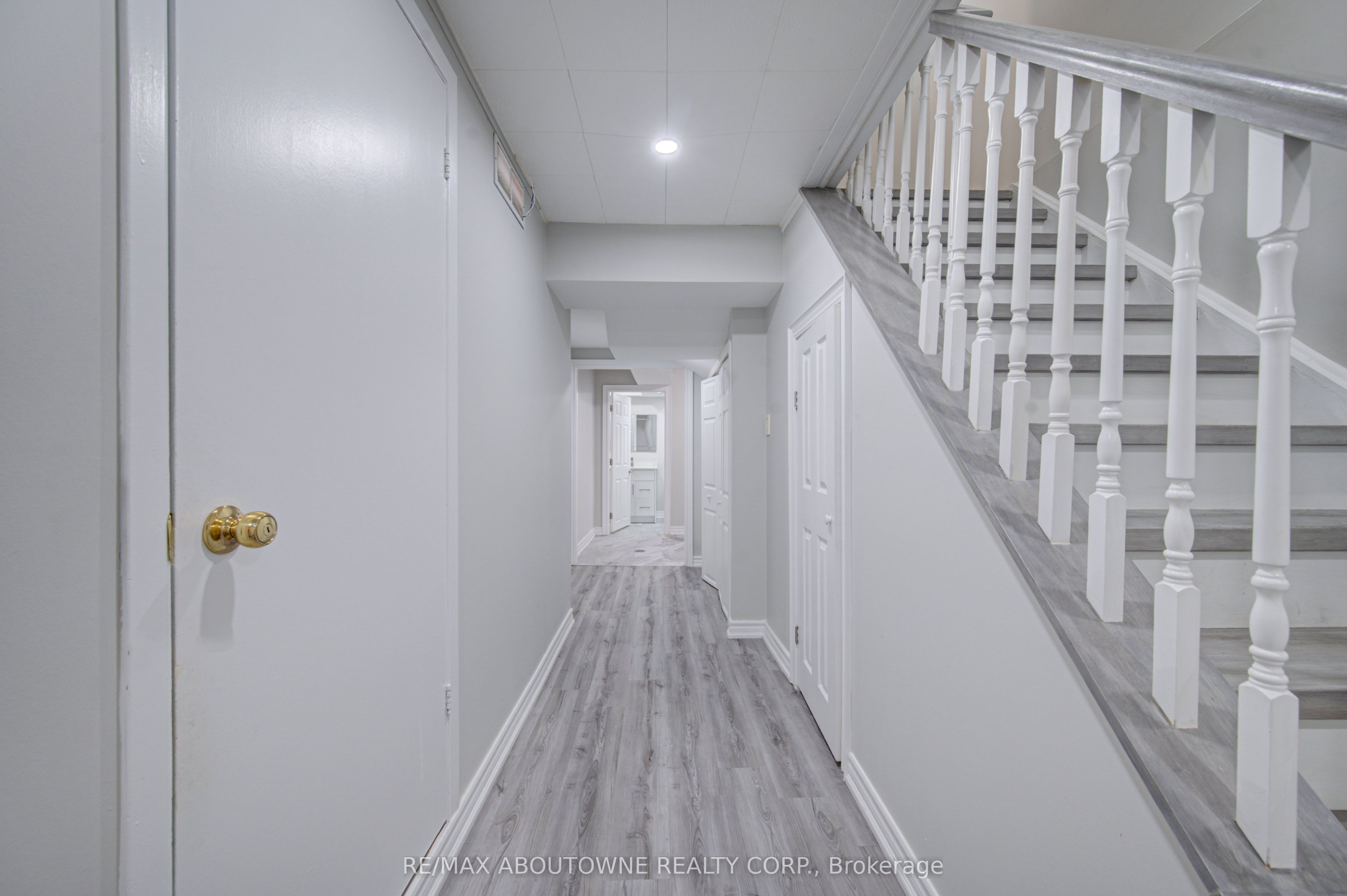 1140 Avondale Drive, Oakville ‣ W13549772 1140 Avondale Drive, Oakville ‣ W13549772