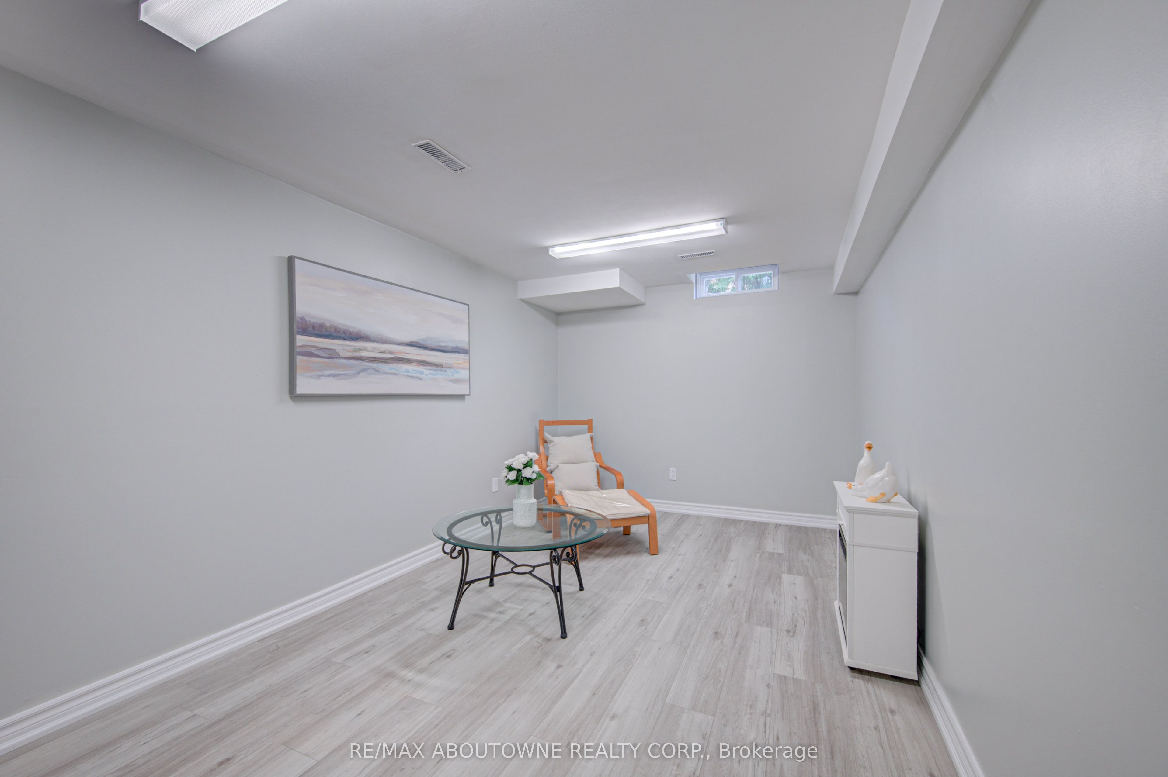 1140 Avondale Drive, Oakville ‣ W13549772 1140 Avondale Drive, Oakville ‣ W13549772