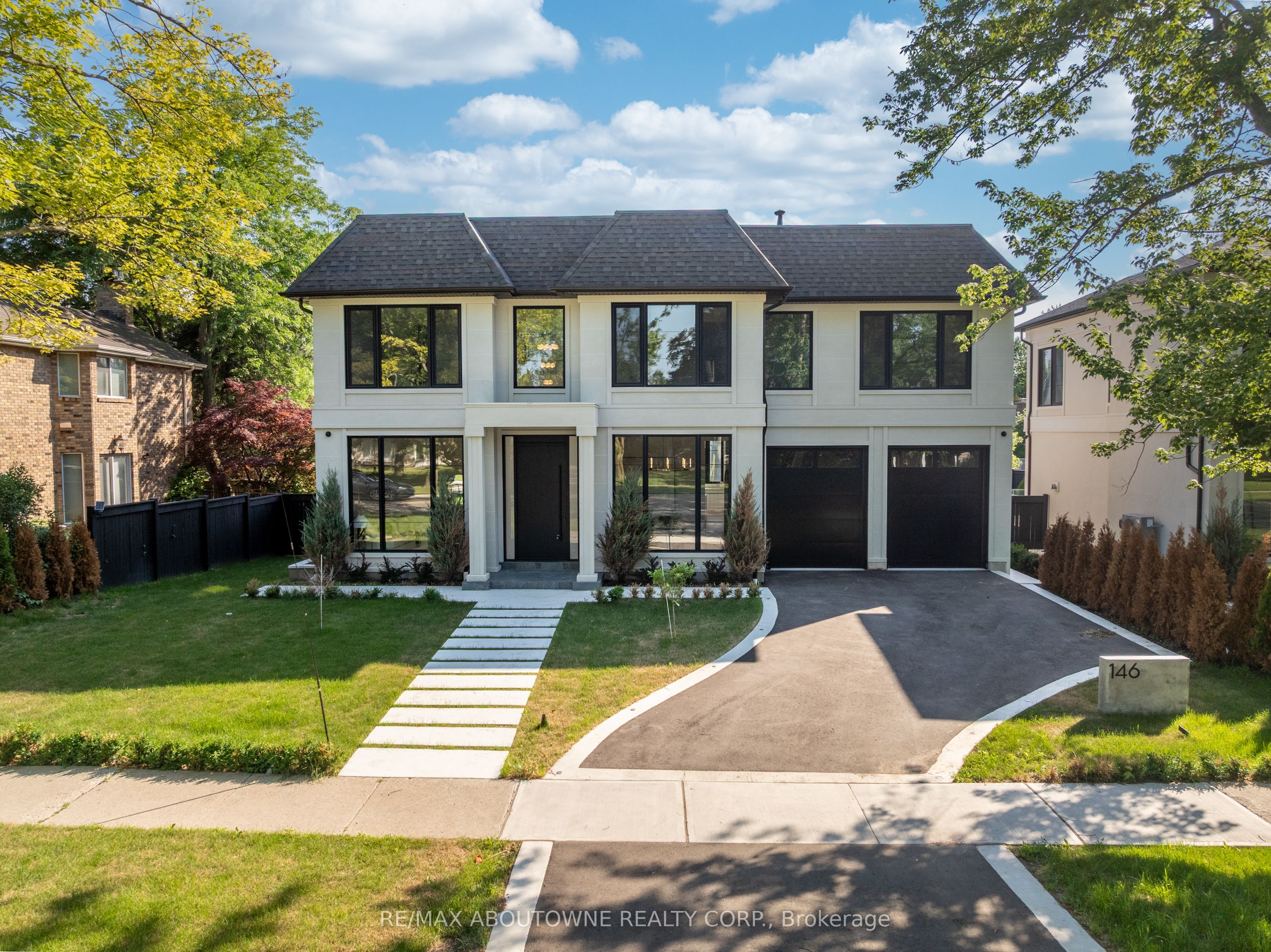 146 Third Line, Oakville ‣ W13564032 146 Third Line, Oakville ‣ W13564032