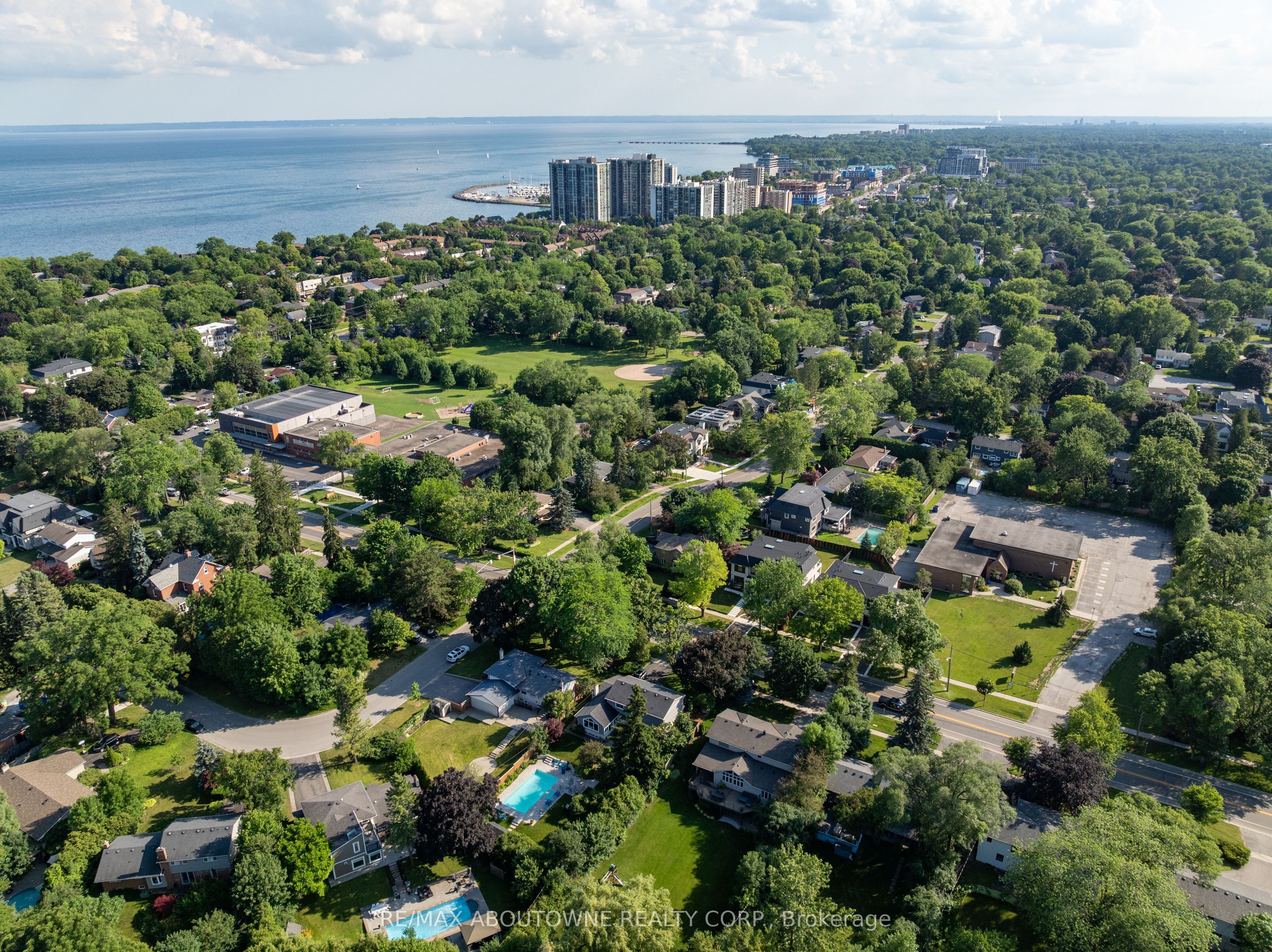 146 Third Line, Oakville ‣ W13564032 146 Third Line, Oakville ‣ W13564032