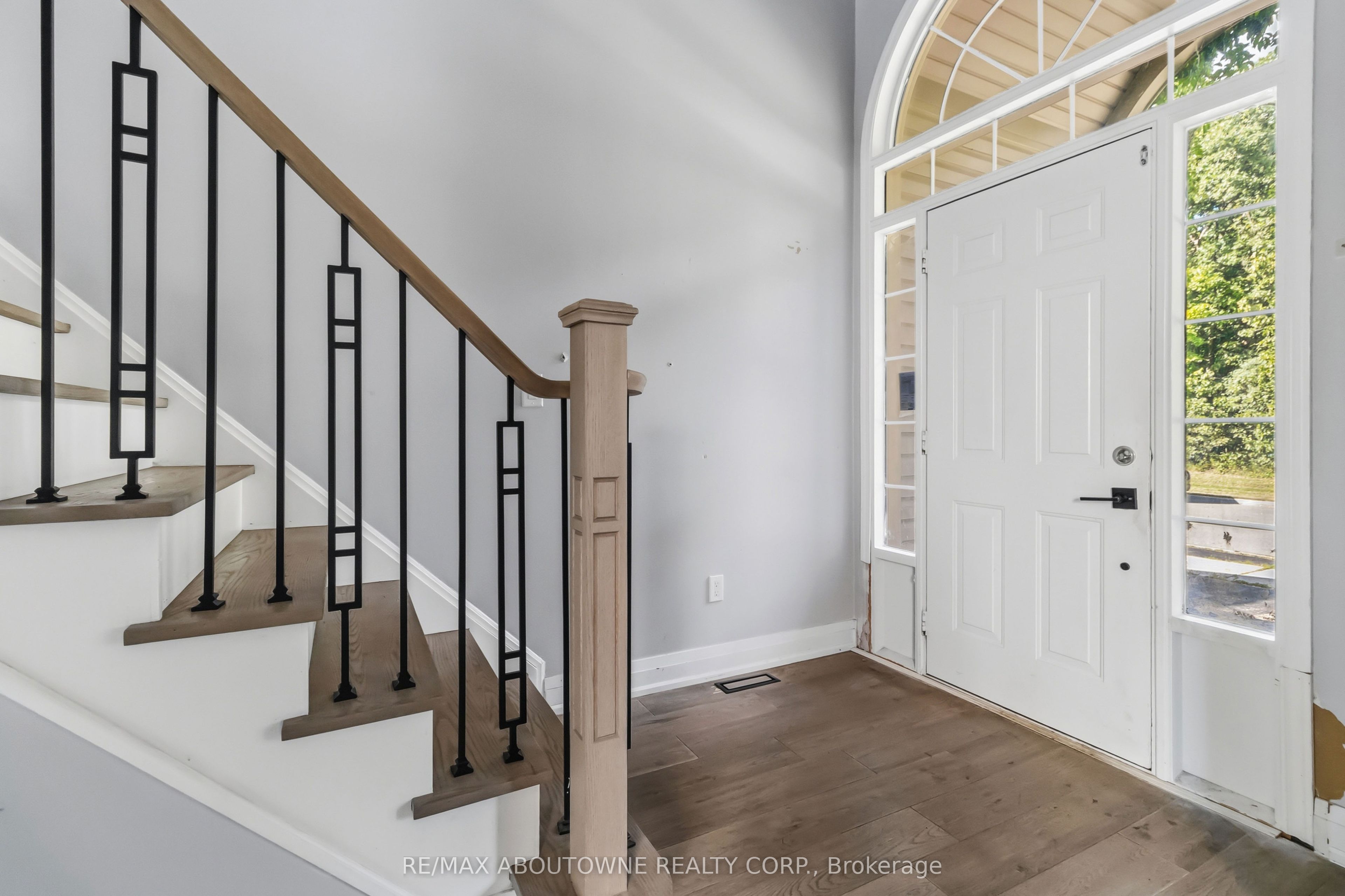 930 Lancaster Boulevard, Milton ‣ W13567848 930 Lancaster Boulevard, Milton ‣ W13567848