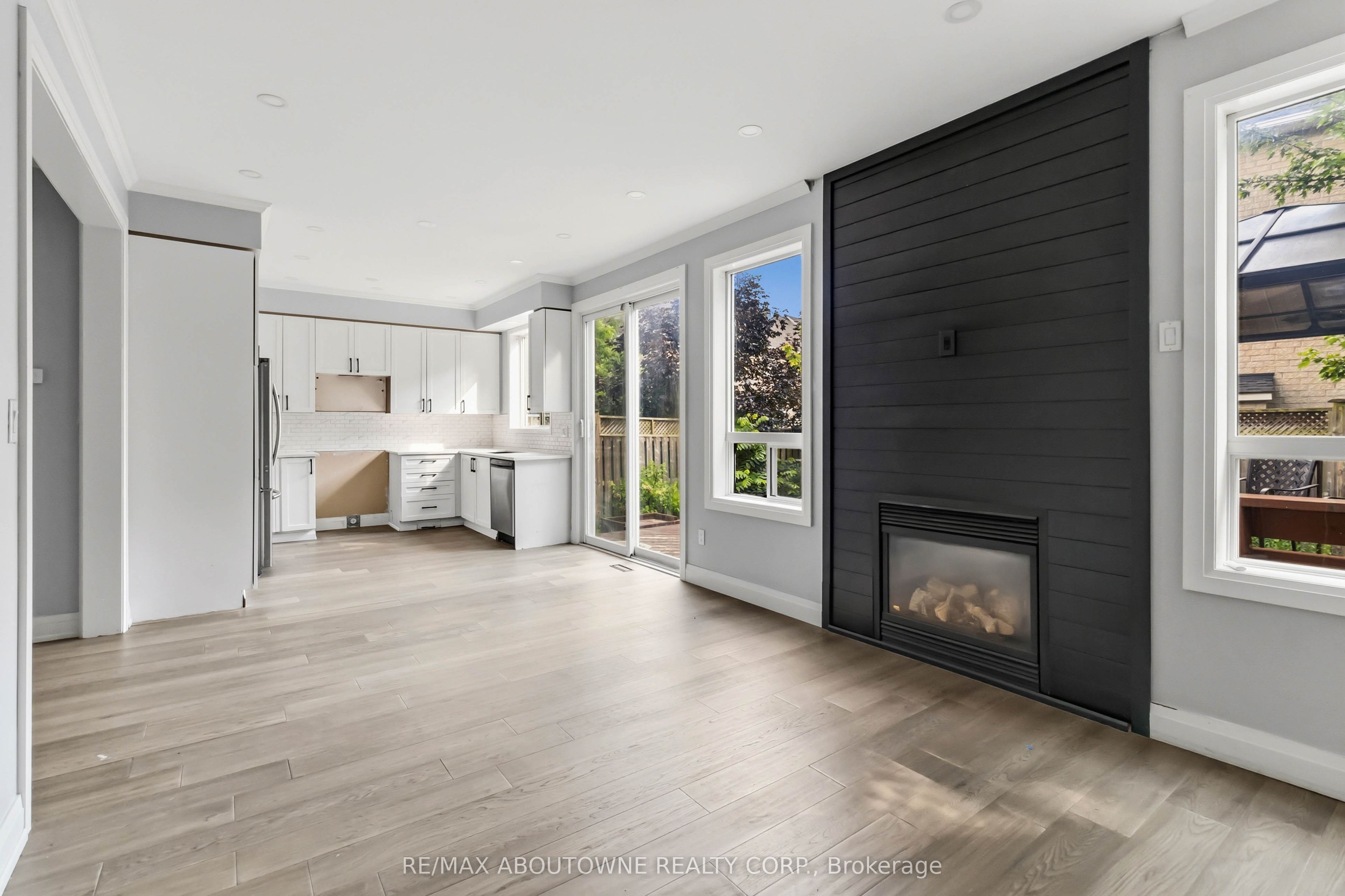 930 Lancaster Boulevard, Milton ‣ W13567848 930 Lancaster Boulevard, Milton ‣ W13567848