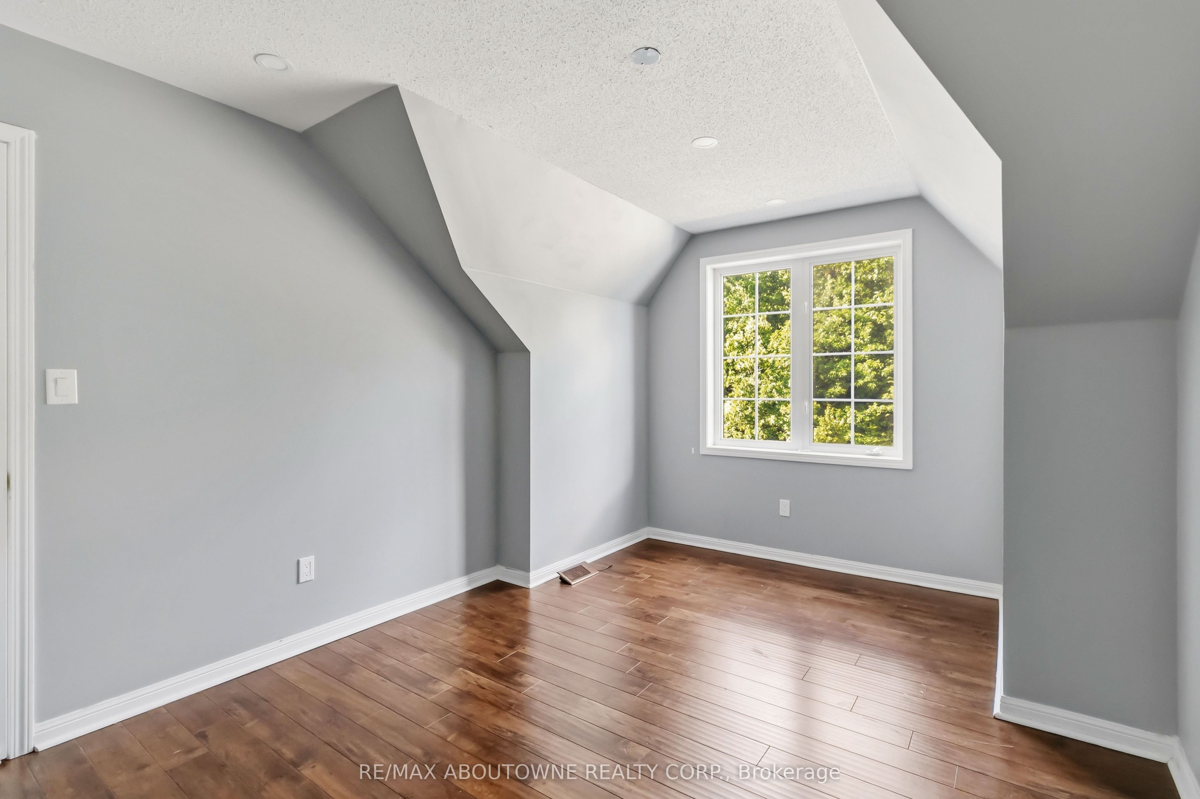 930 Lancaster Boulevard, Milton ‣ W13567848 930 Lancaster Boulevard, Milton ‣ W13567848