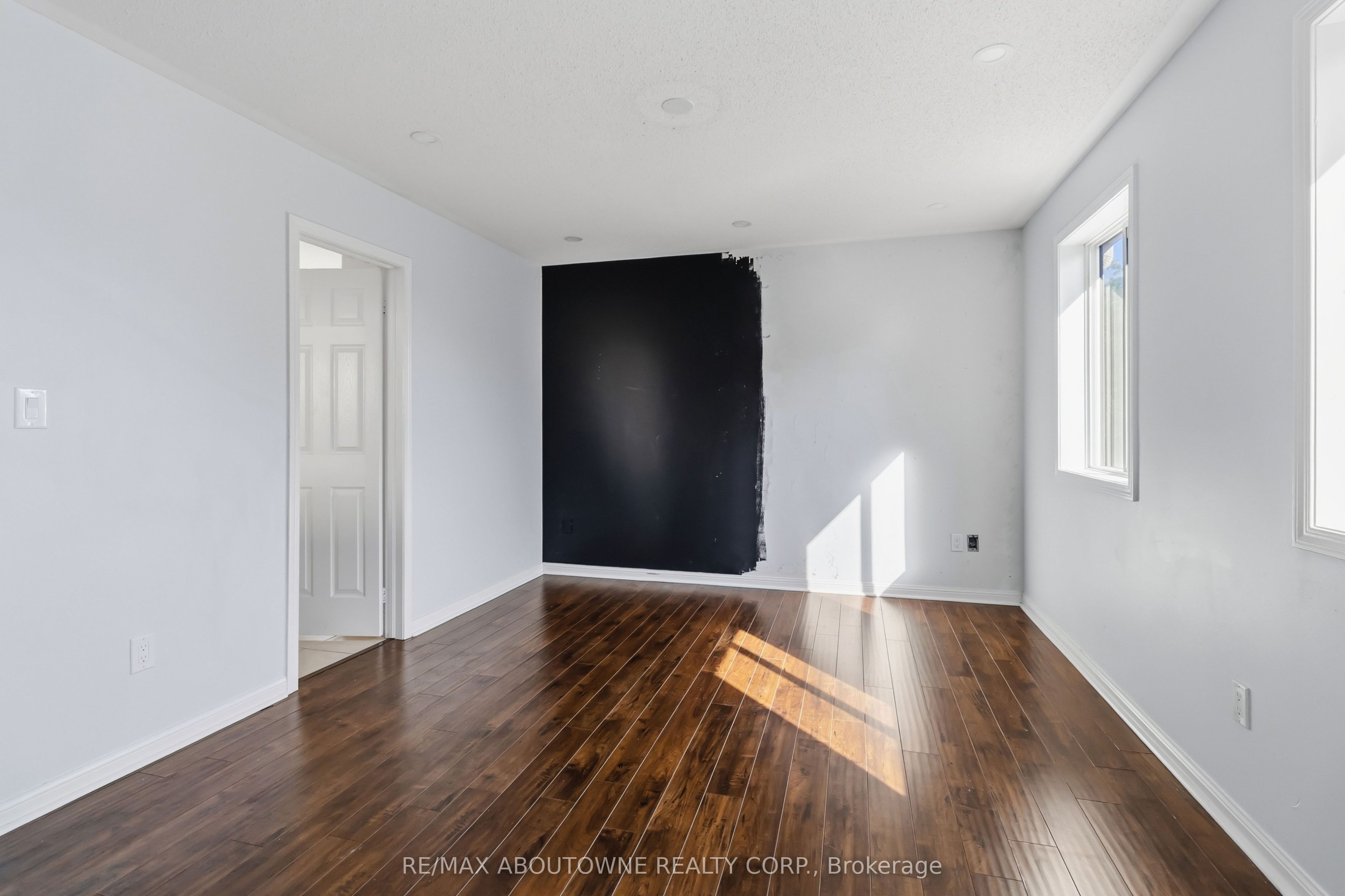 930 Lancaster Boulevard, Milton ‣ W13567848 930 Lancaster Boulevard, Milton ‣ W13567848