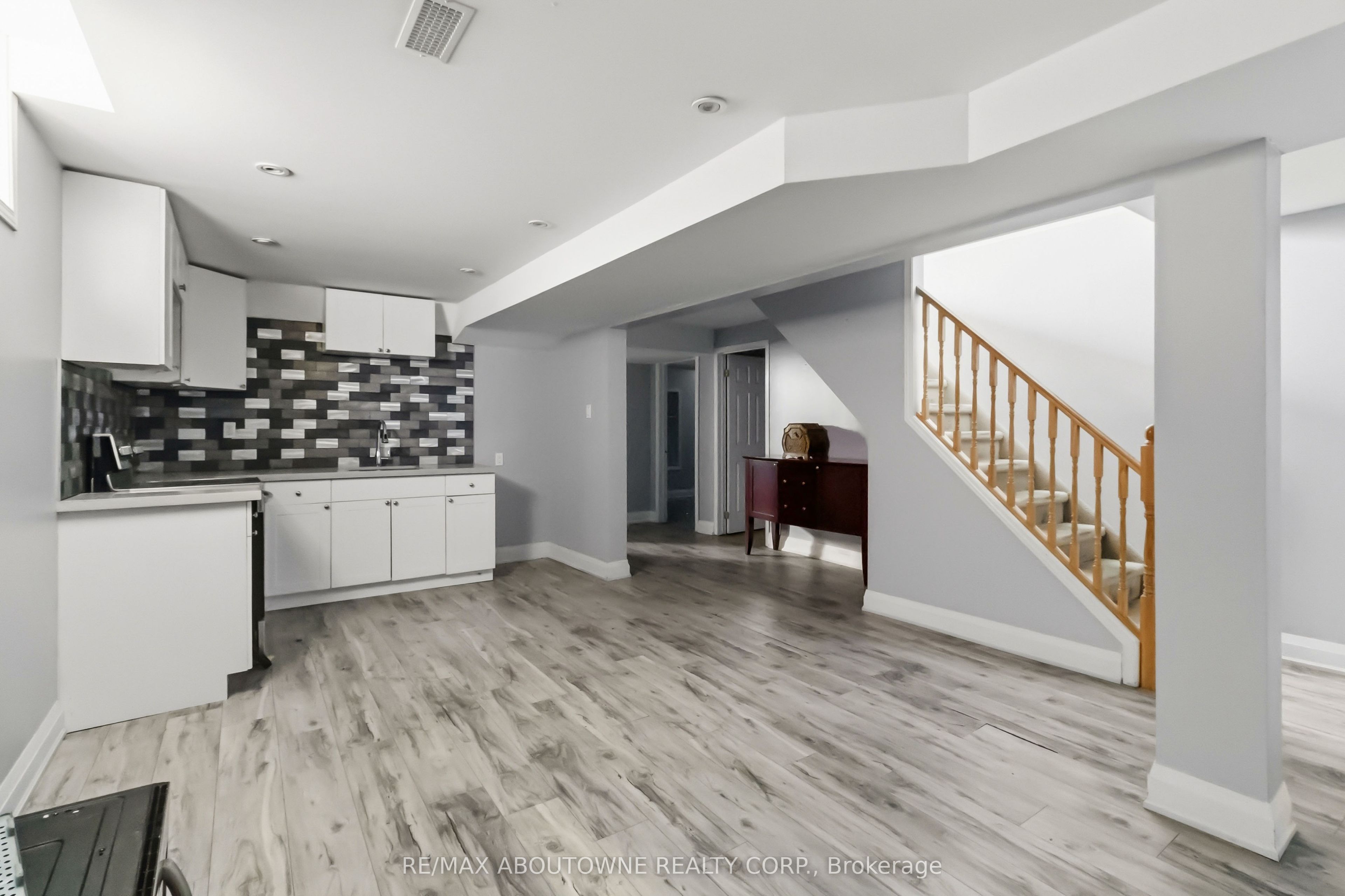 930 Lancaster Boulevard, Milton ‣ W13567848 930 Lancaster Boulevard, Milton ‣ W13567848
