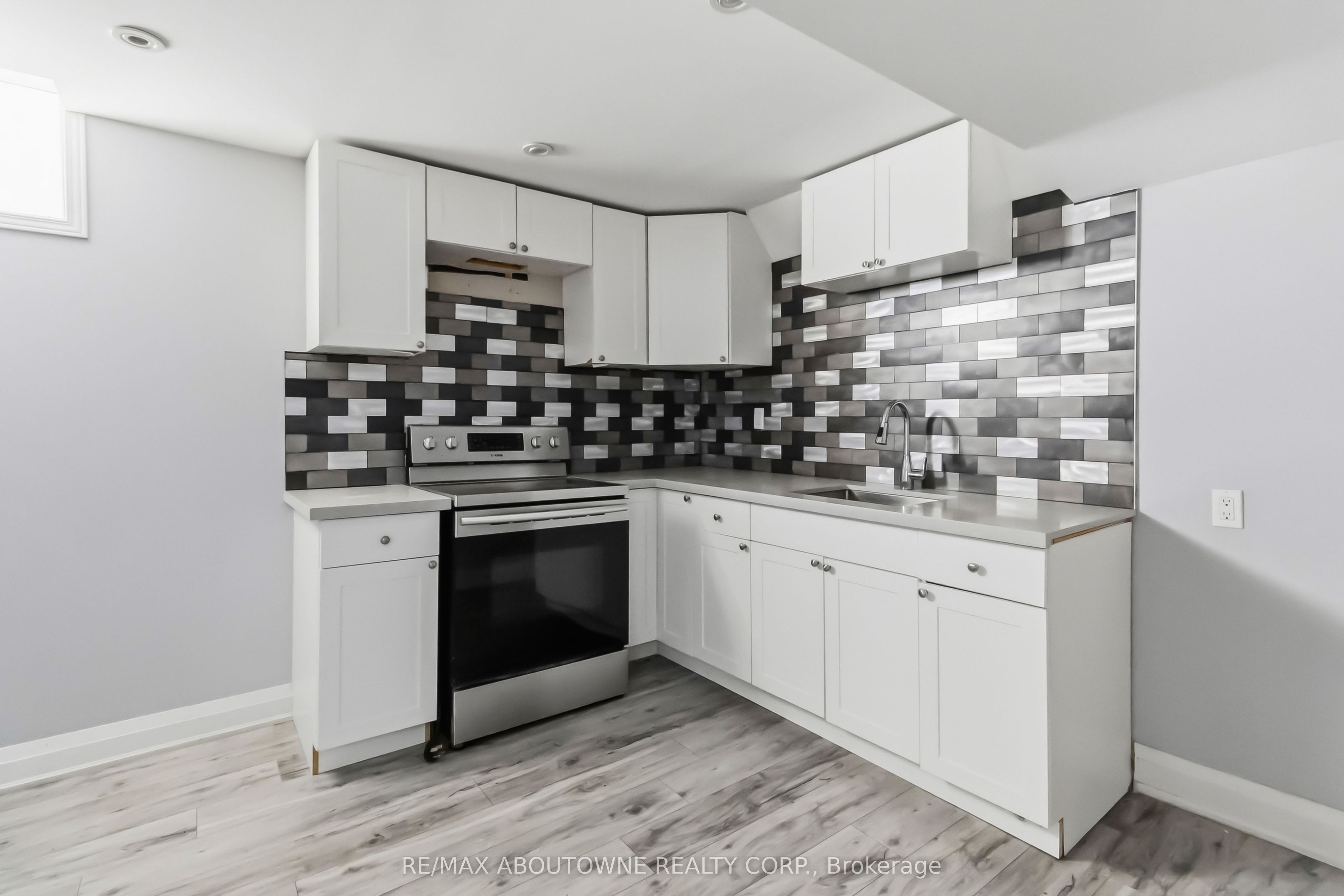 930 Lancaster Boulevard, Milton ‣ W13567848 930 Lancaster Boulevard, Milton ‣ W13567848