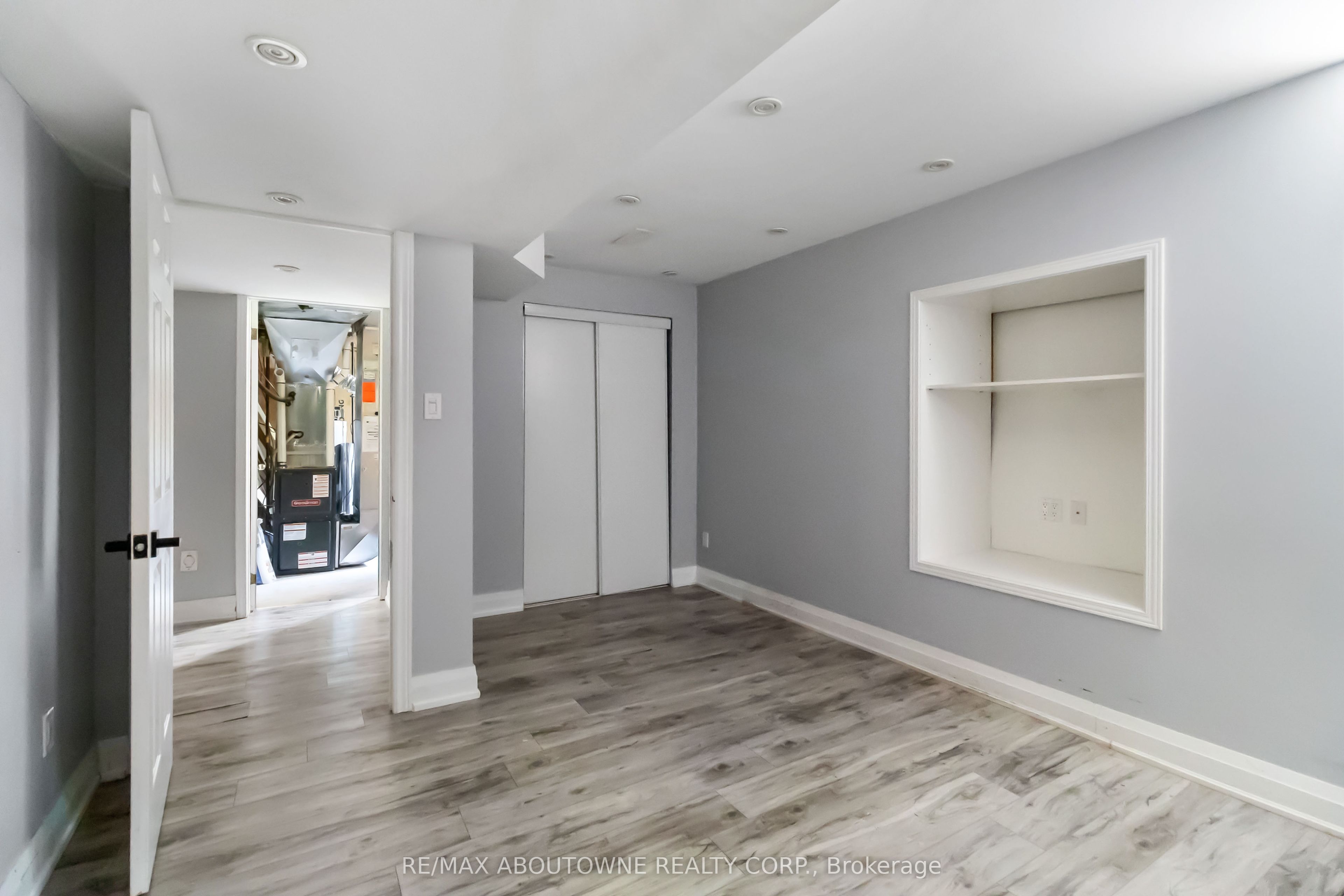 930 Lancaster Boulevard, Milton ‣ W13567848 930 Lancaster Boulevard, Milton ‣ W13567848