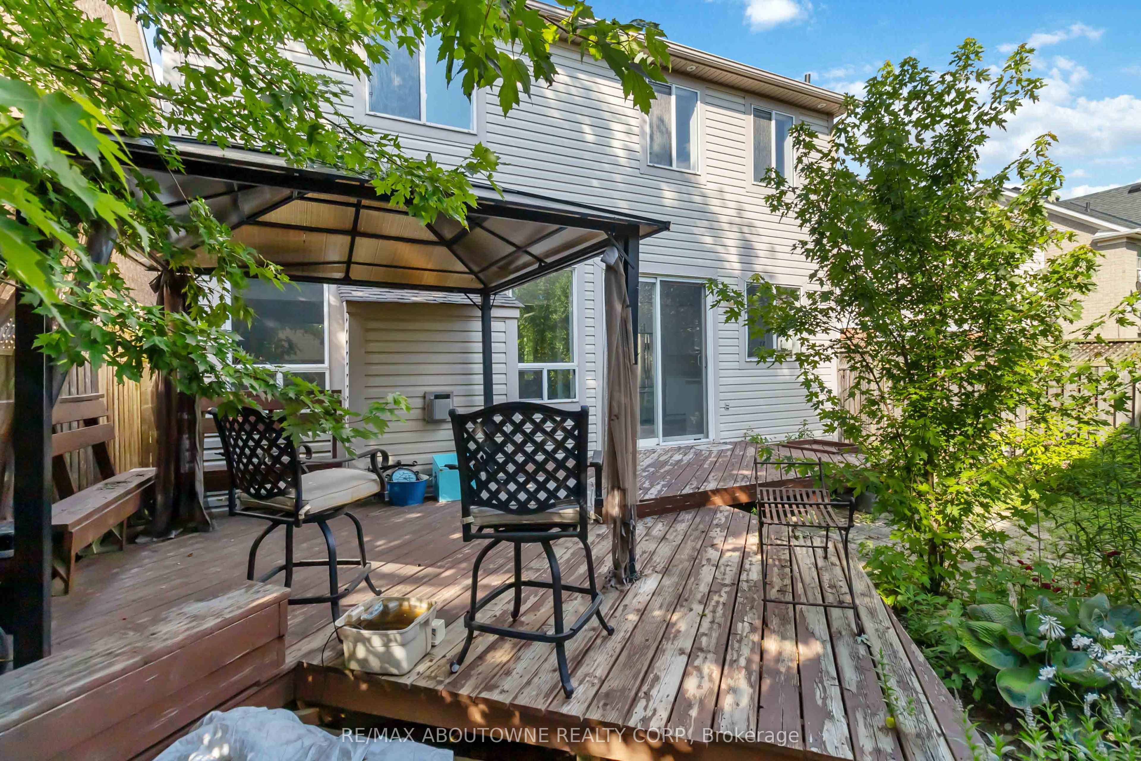 930 Lancaster Boulevard, Milton ‣ W13567848 930 Lancaster Boulevard, Milton ‣ W13567848