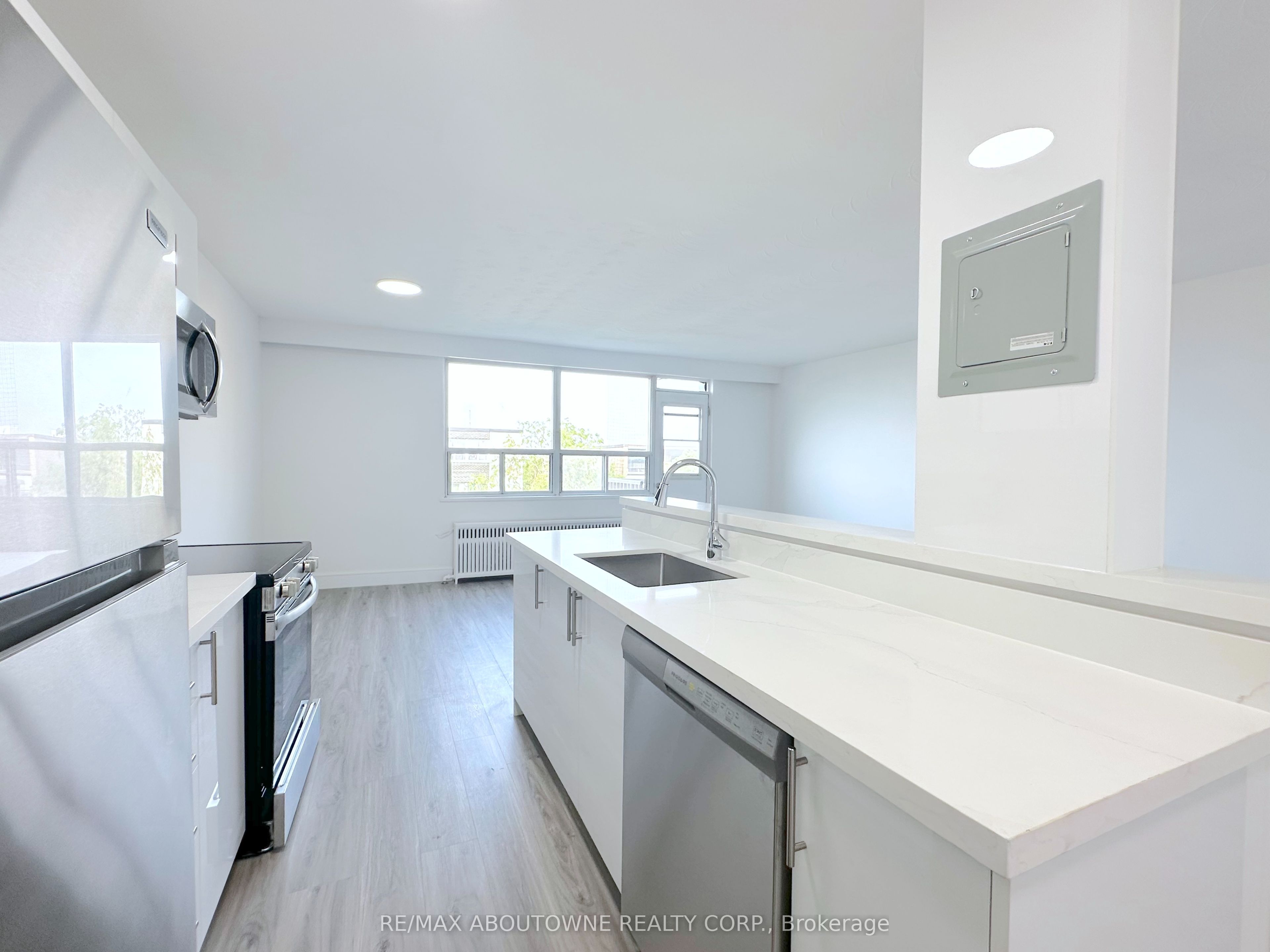 716 – 79 Jameson Avenue, Toronto W01 ‣ W13575470 716 – 79 Jameson Avenue, Toronto W01 ‣ W13575470
