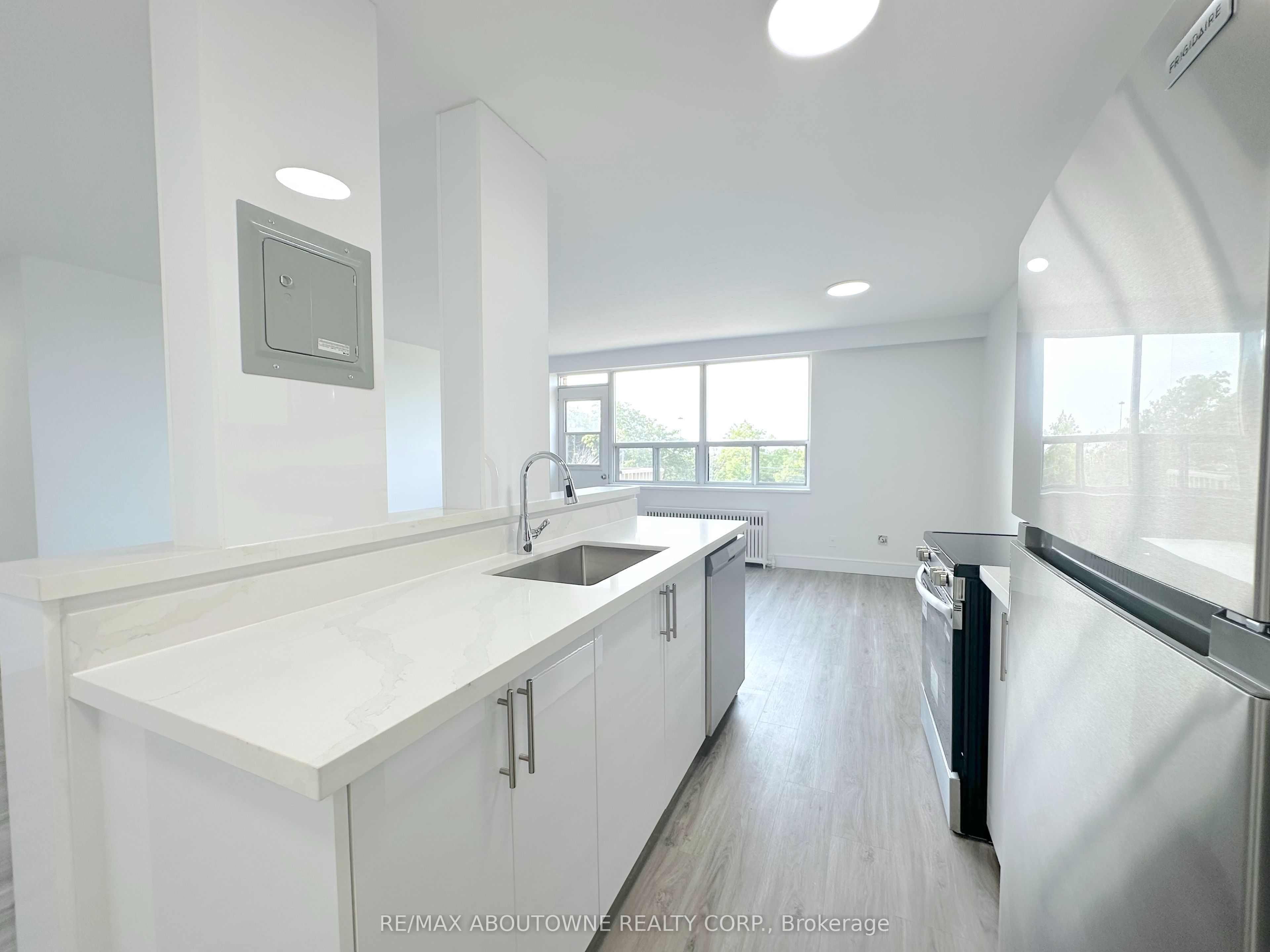 301 – 79 Jameson Avenue, Toronto W01 ‣ W13575514 301 – 79 Jameson Avenue, Toronto W01 ‣ W13575514