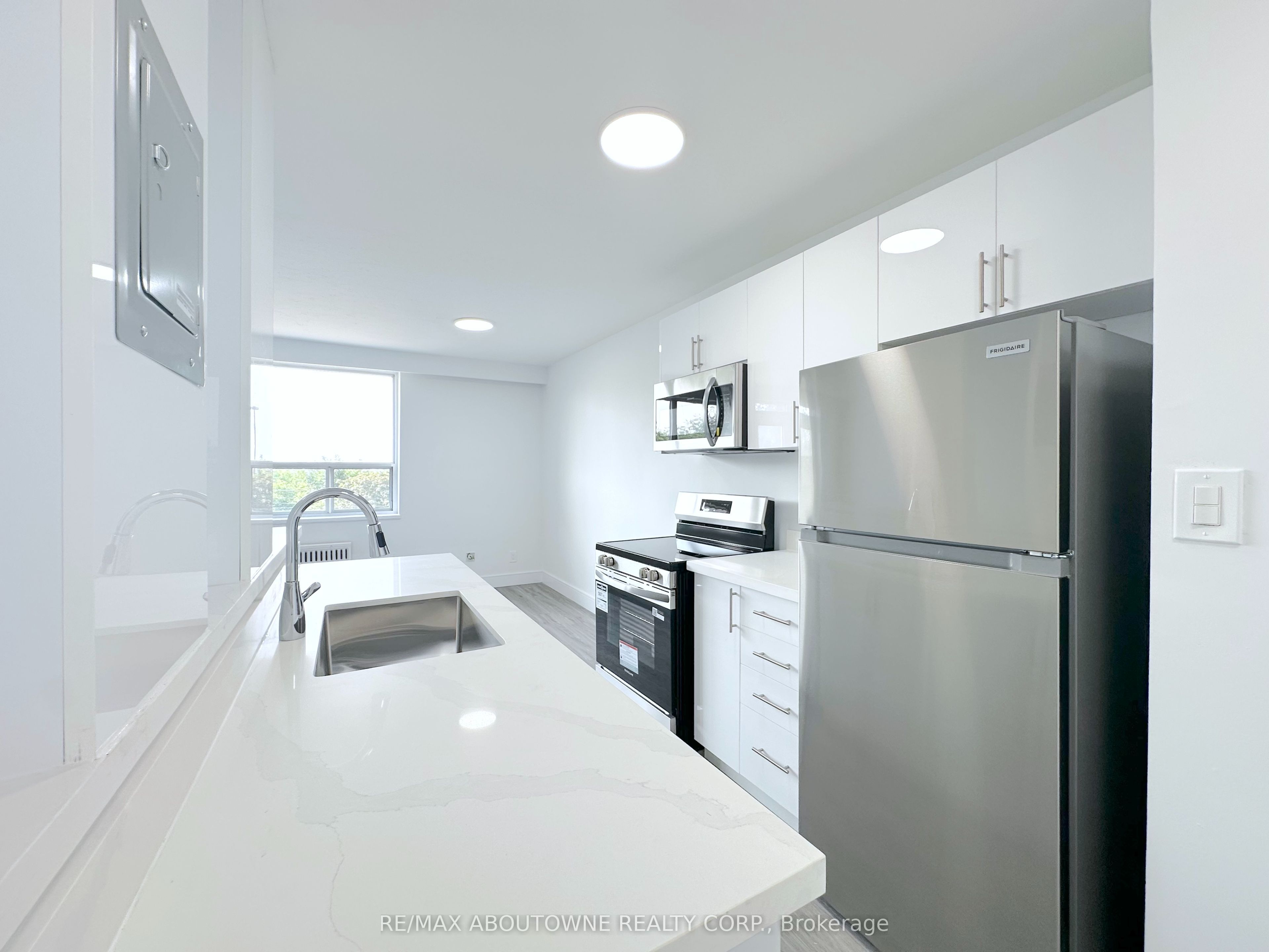 301 – 79 Jameson Avenue, Toronto W01 ‣ W13575514 301 – 79 Jameson Avenue, Toronto W01 ‣ W13575514