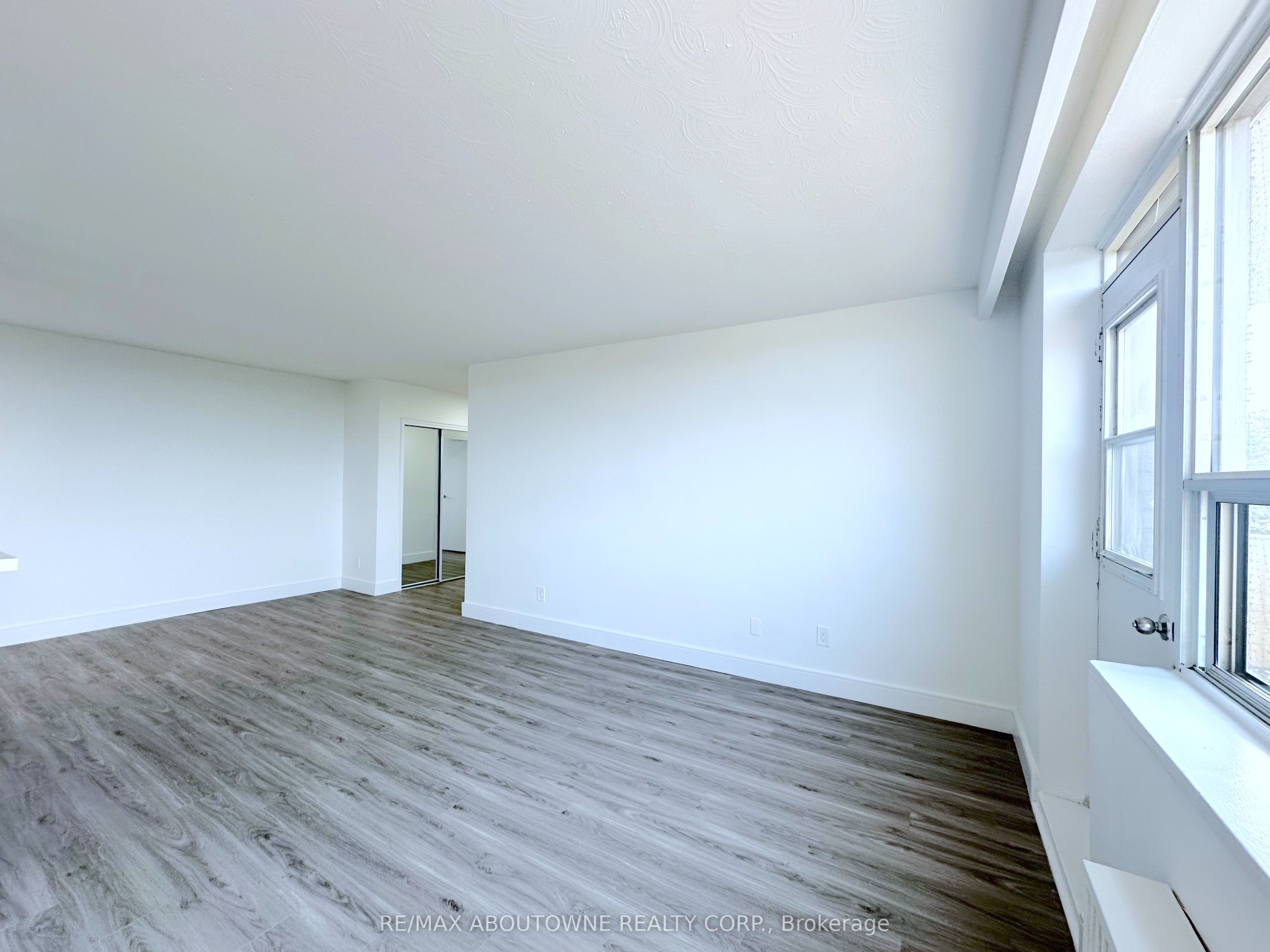 301 – 79 Jameson Avenue, Toronto W01 ‣ W13575514 301 – 79 Jameson Avenue, Toronto W01 ‣ W13575514