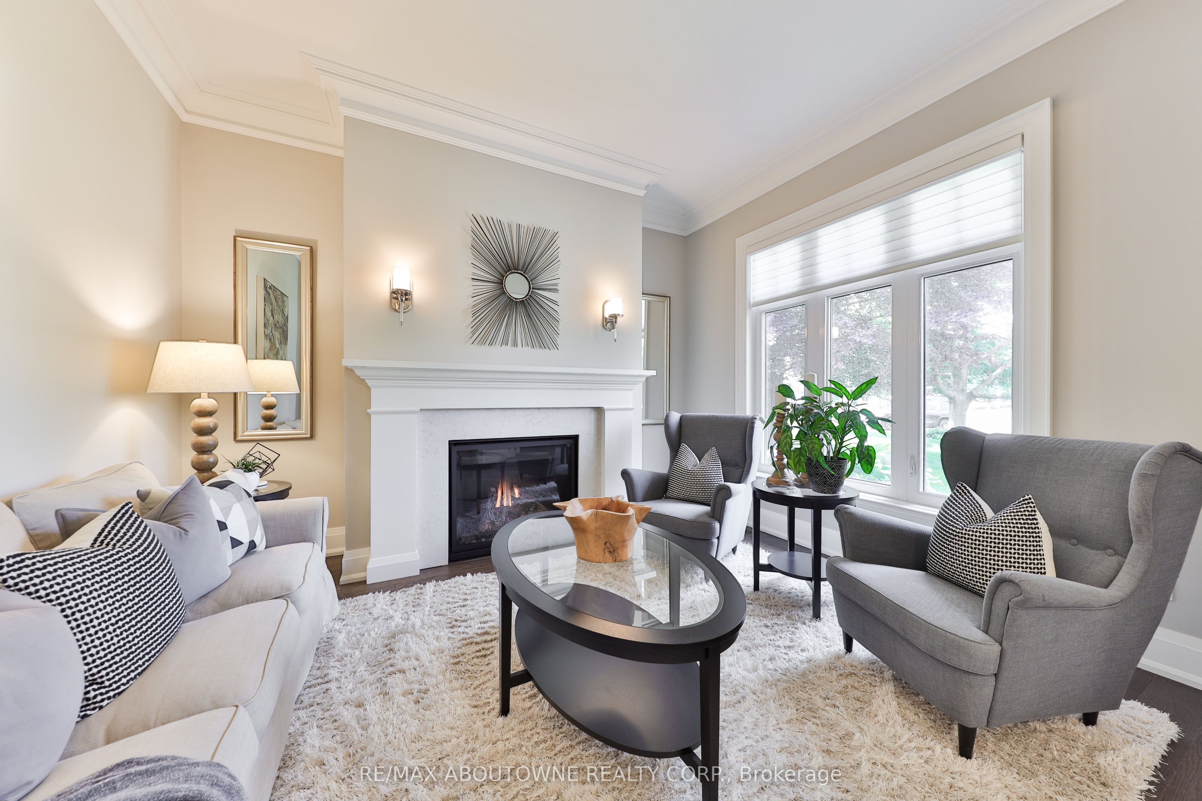 408 Saville Crescent, Oakville ‣ W13580120 408 Saville Crescent, Oakville ‣ W13580120