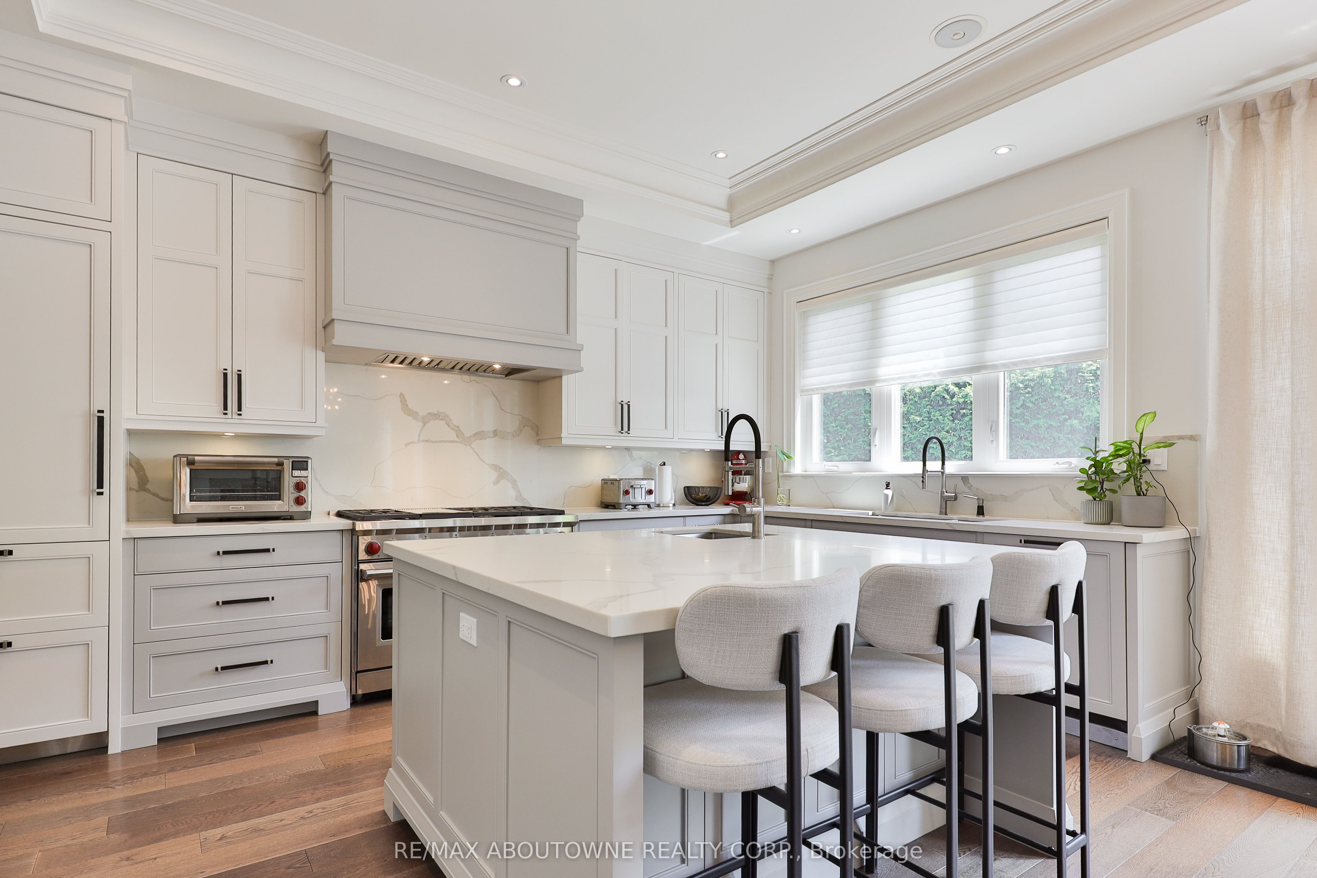 408 Saville Crescent, Oakville ‣ W13580120 408 Saville Crescent, Oakville ‣ W13580120