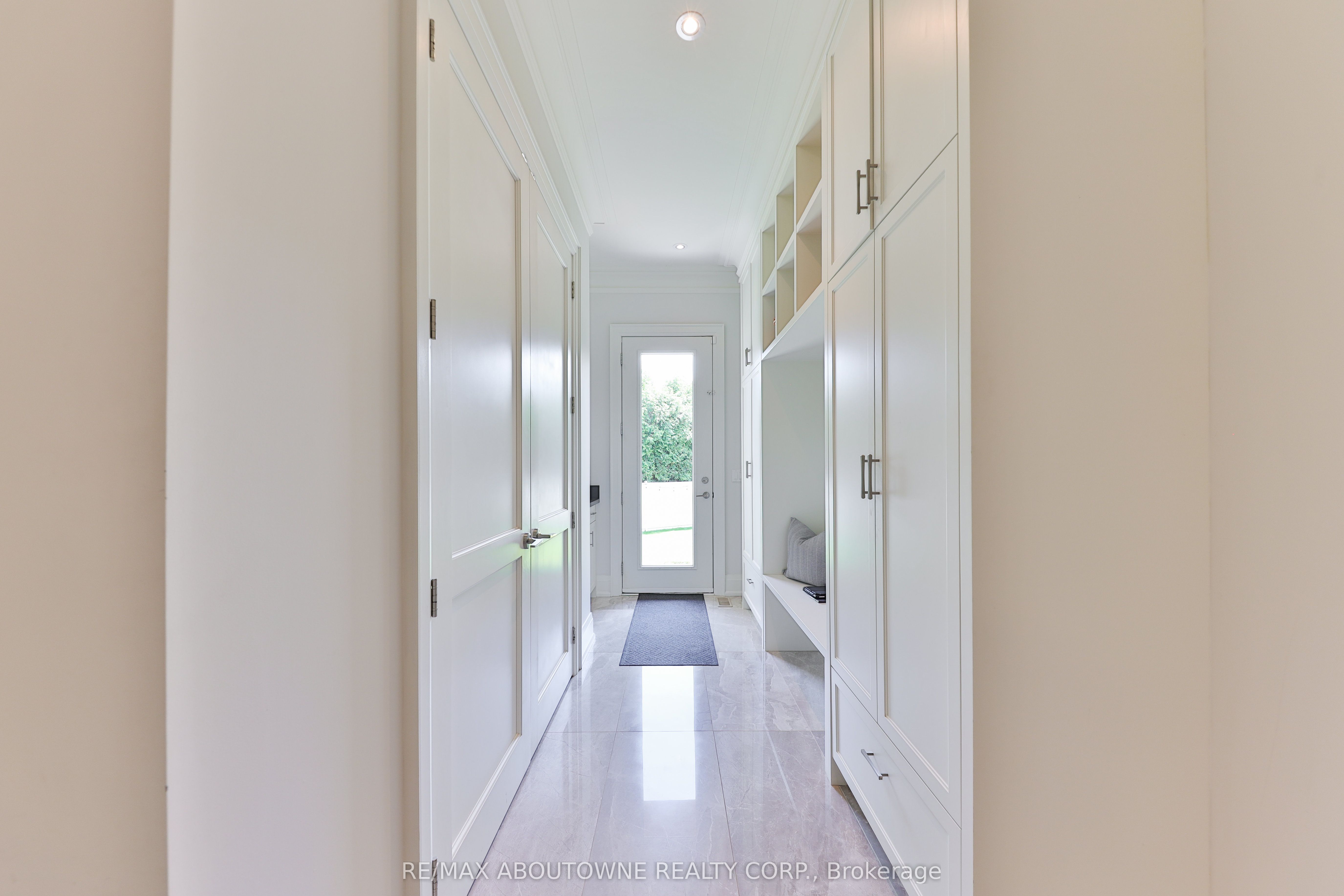 408 Saville Crescent, Oakville ‣ W13580120 408 Saville Crescent, Oakville ‣ W13580120