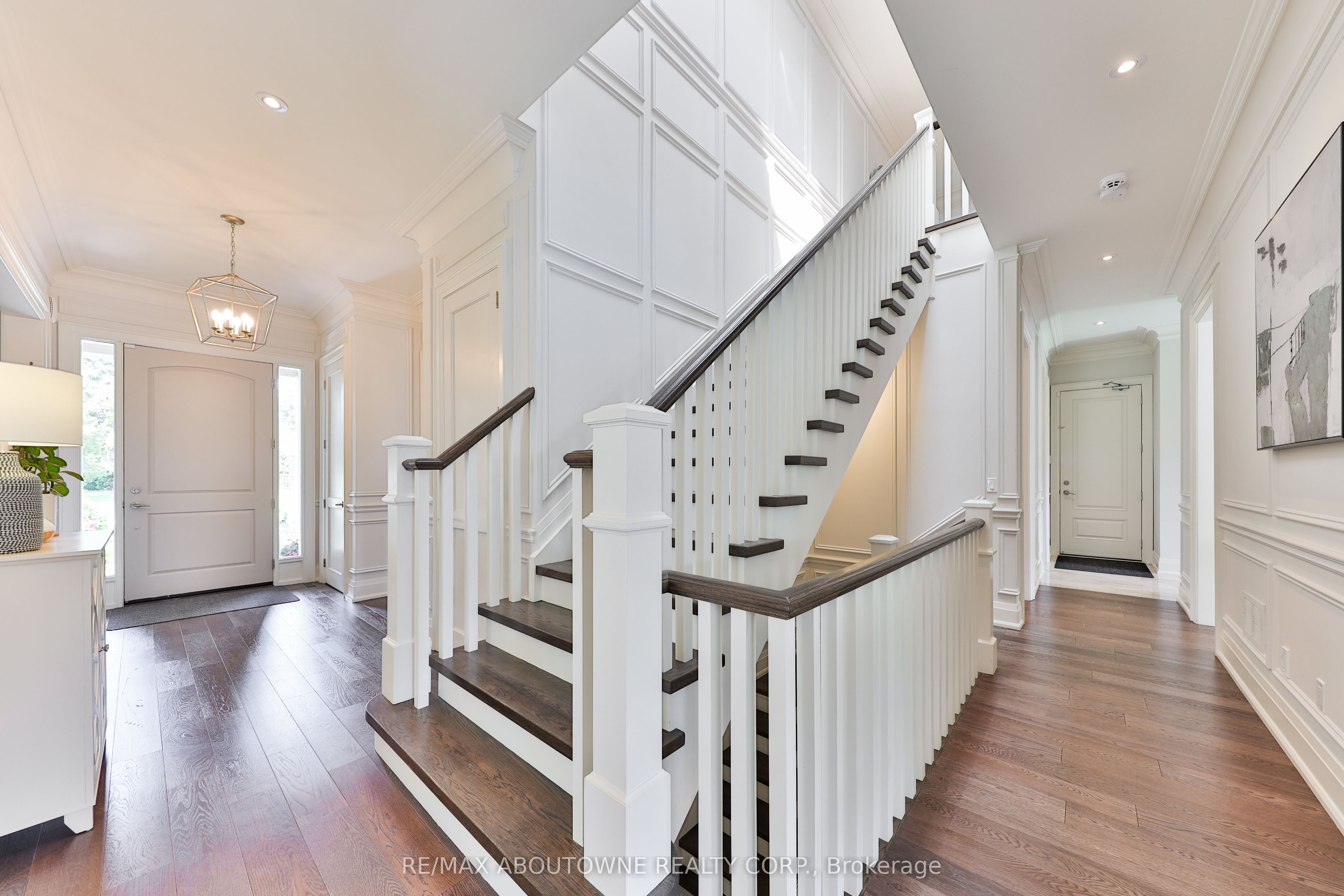 408 Saville Crescent, Oakville ‣ W13580120 408 Saville Crescent, Oakville ‣ W13580120