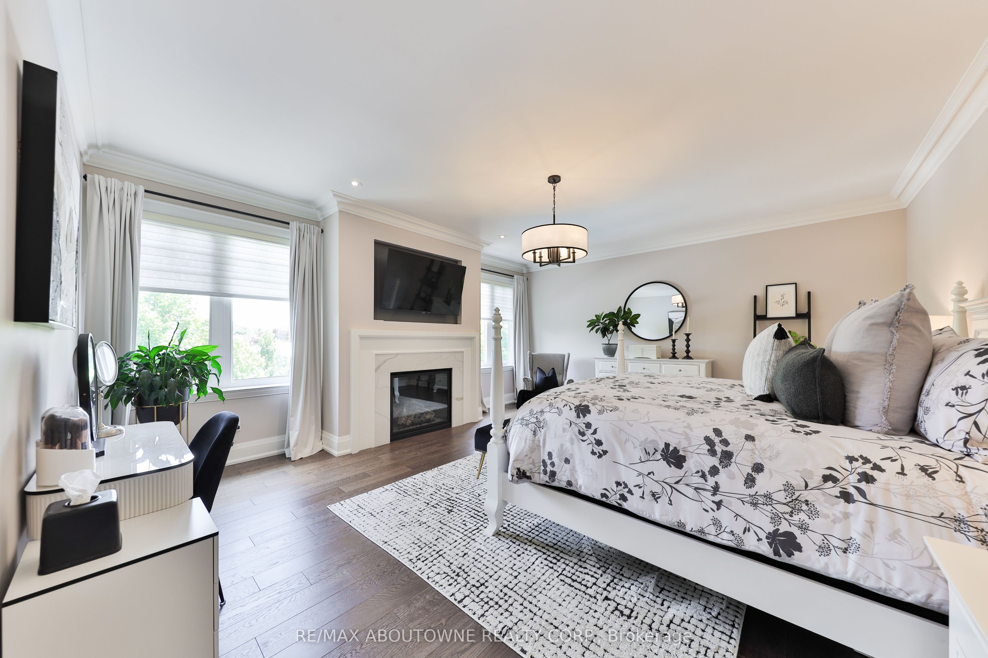 408 Saville Crescent, Oakville ‣ W13580120 408 Saville Crescent, Oakville ‣ W13580120