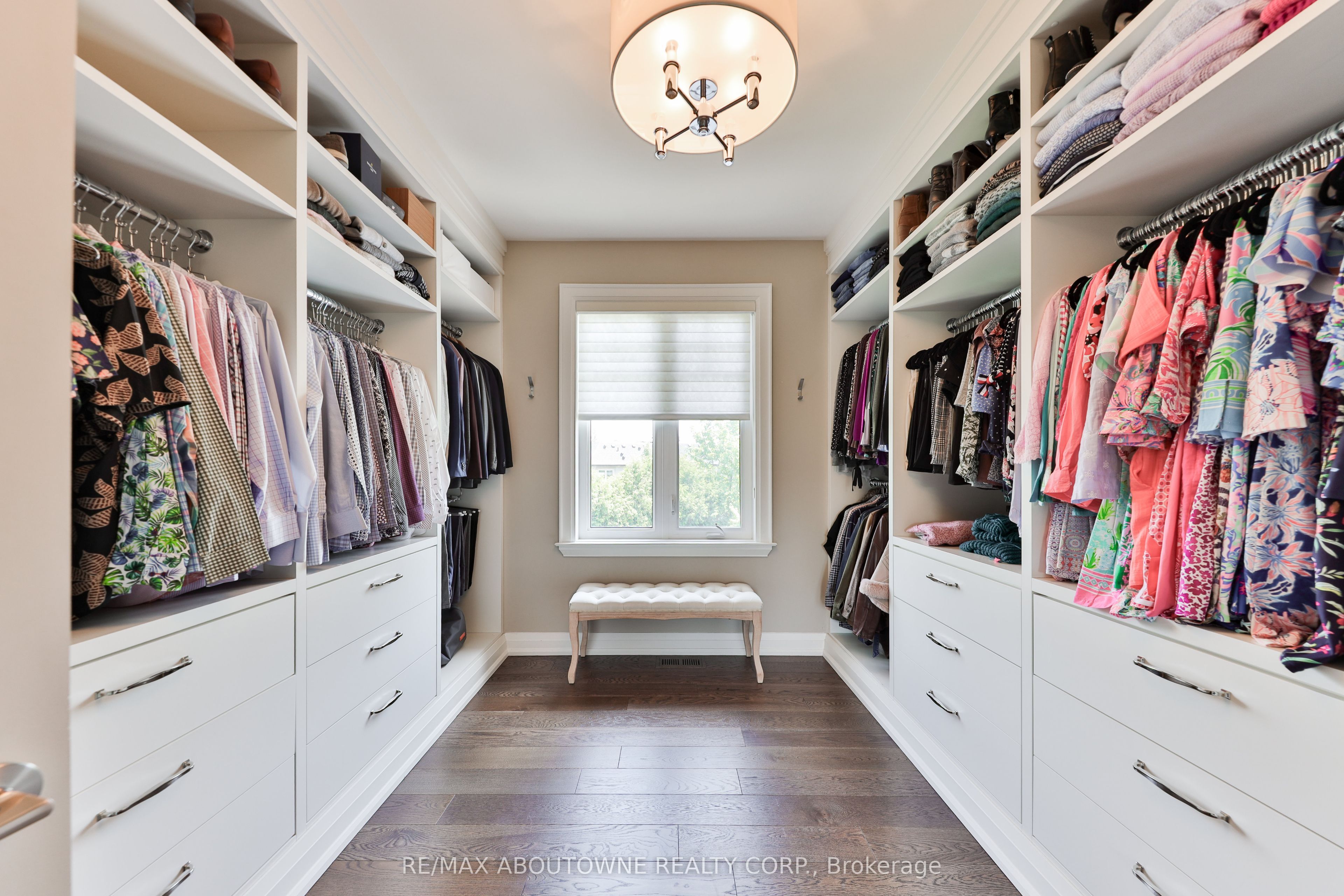 408 Saville Crescent, Oakville ‣ W13580120 408 Saville Crescent, Oakville ‣ W13580120