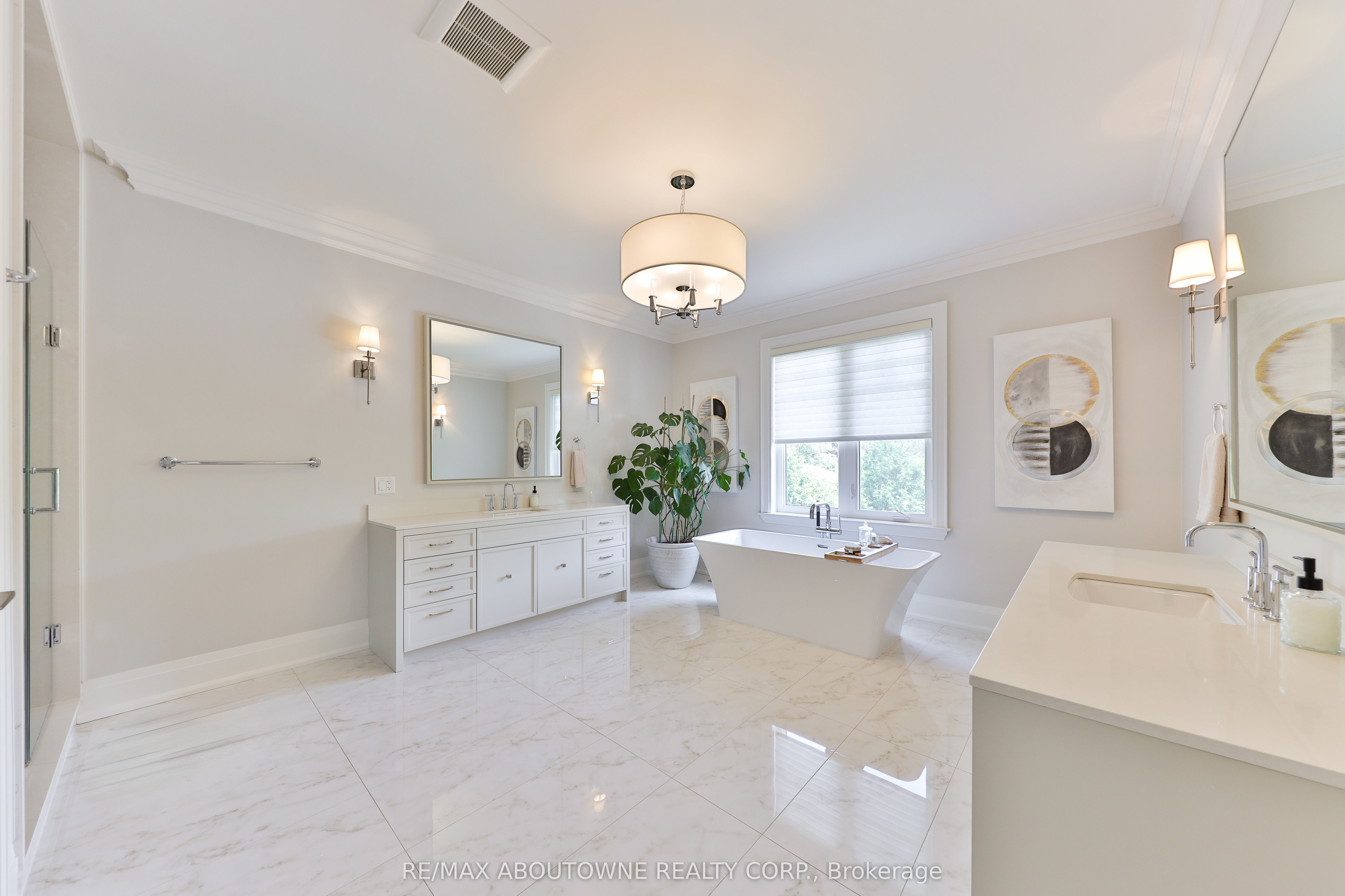 408 Saville Crescent, Oakville ‣ W13580120 408 Saville Crescent, Oakville ‣ W13580120