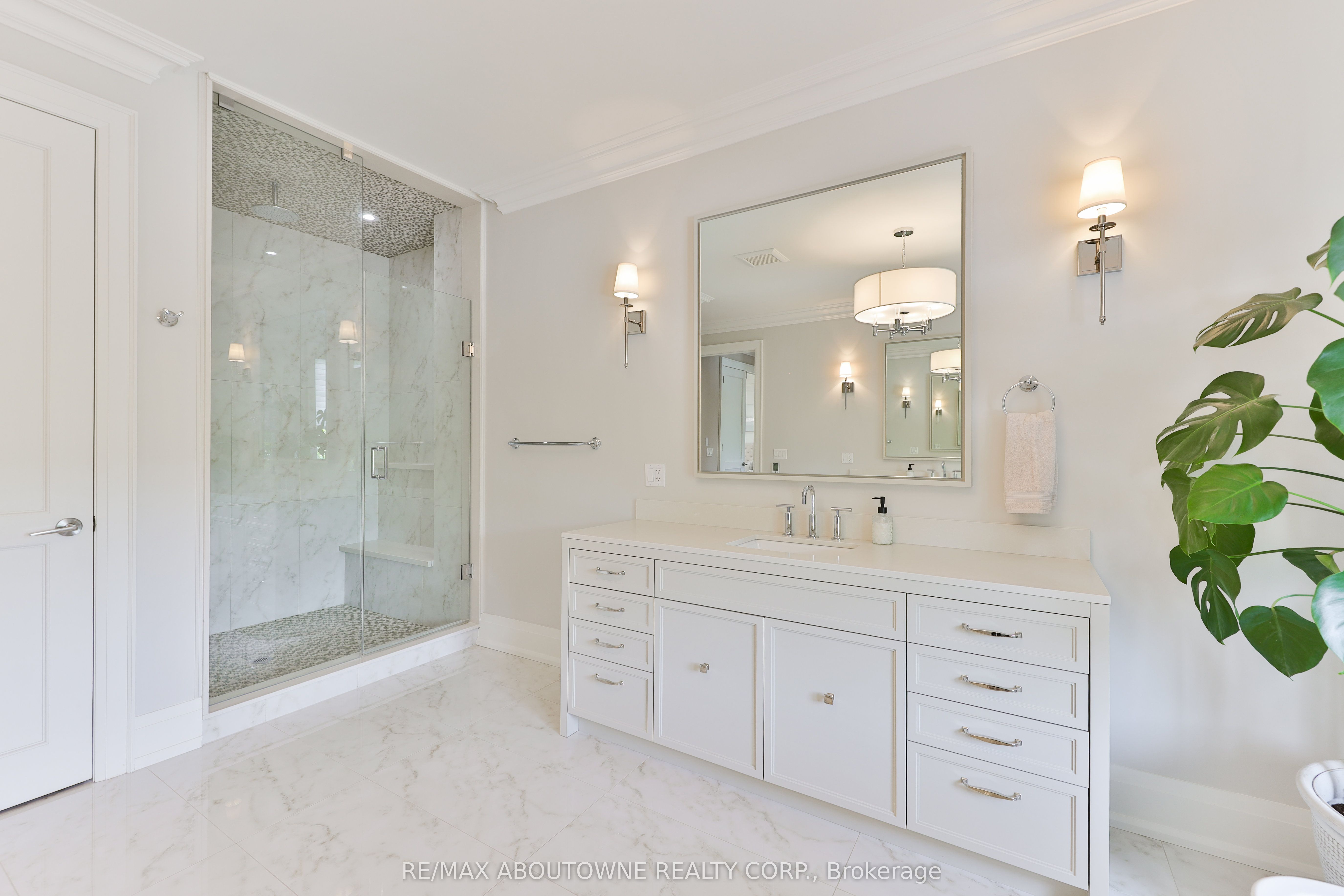408 Saville Crescent, Oakville ‣ W13580120 408 Saville Crescent, Oakville ‣ W13580120