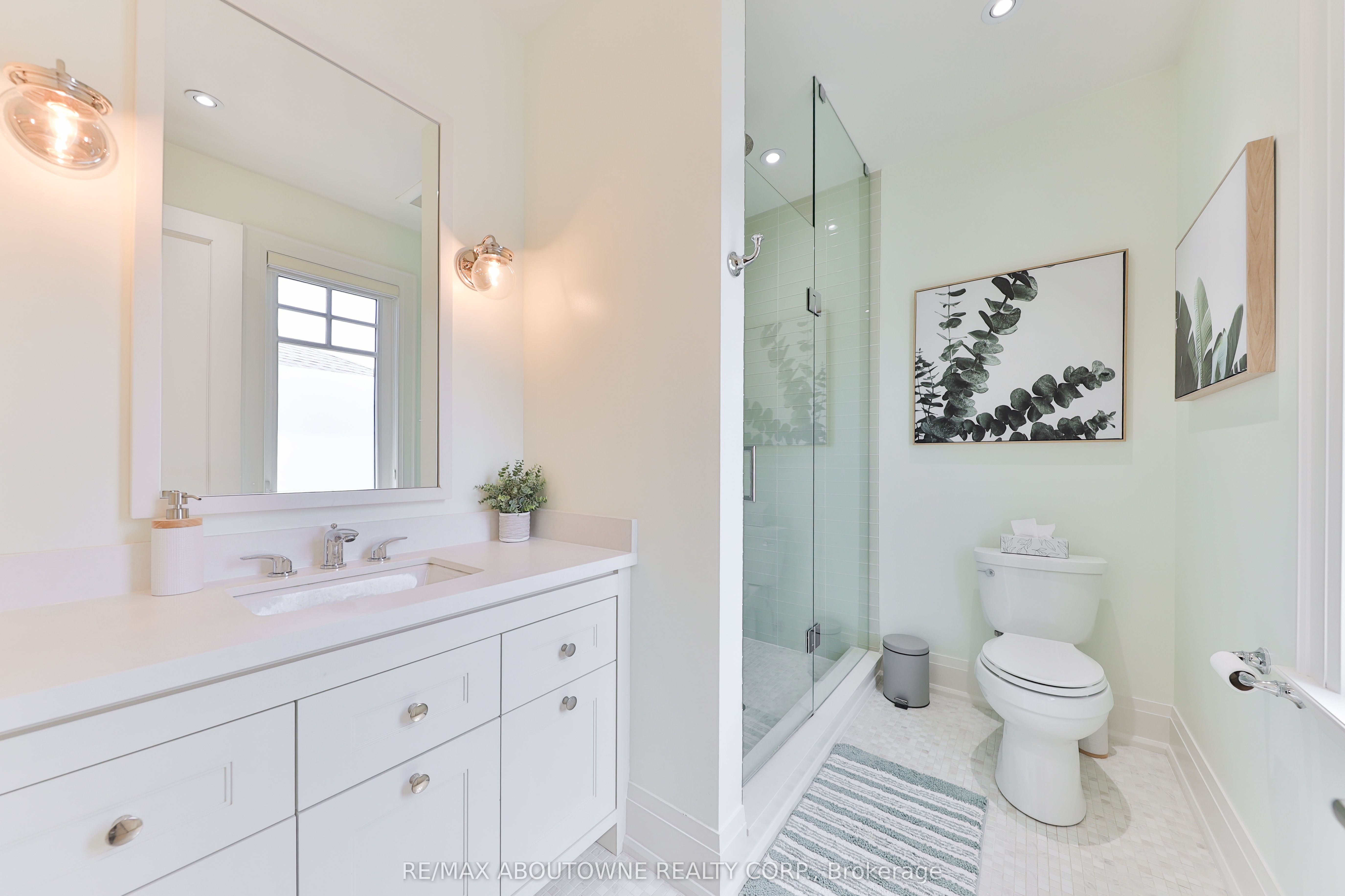 408 Saville Crescent, Oakville ‣ W13580120 408 Saville Crescent, Oakville ‣ W13580120