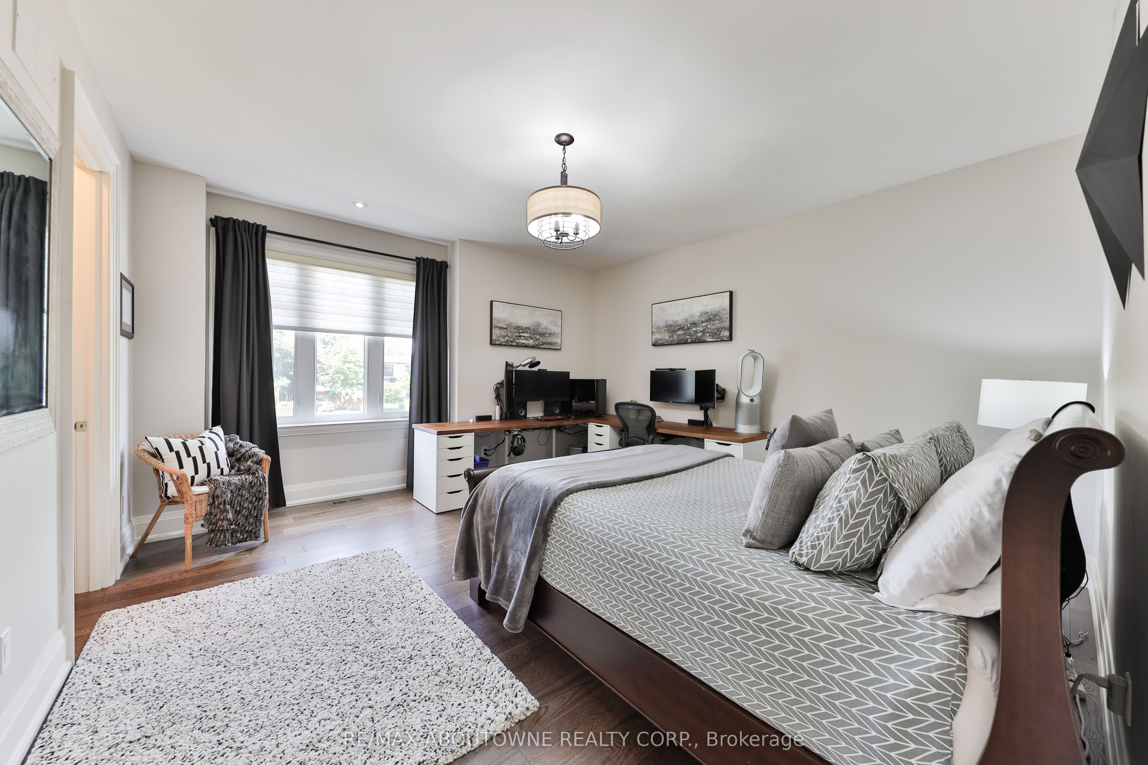 408 Saville Crescent, Oakville ‣ W13580120 408 Saville Crescent, Oakville ‣ W13580120