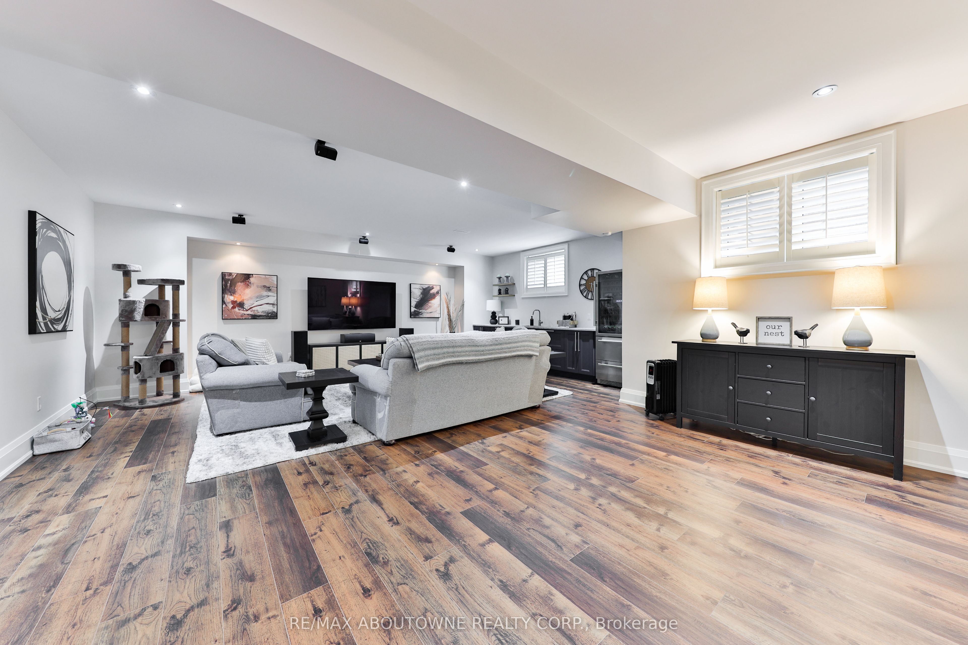 408 Saville Crescent, Oakville ‣ W13580120 408 Saville Crescent, Oakville ‣ W13580120