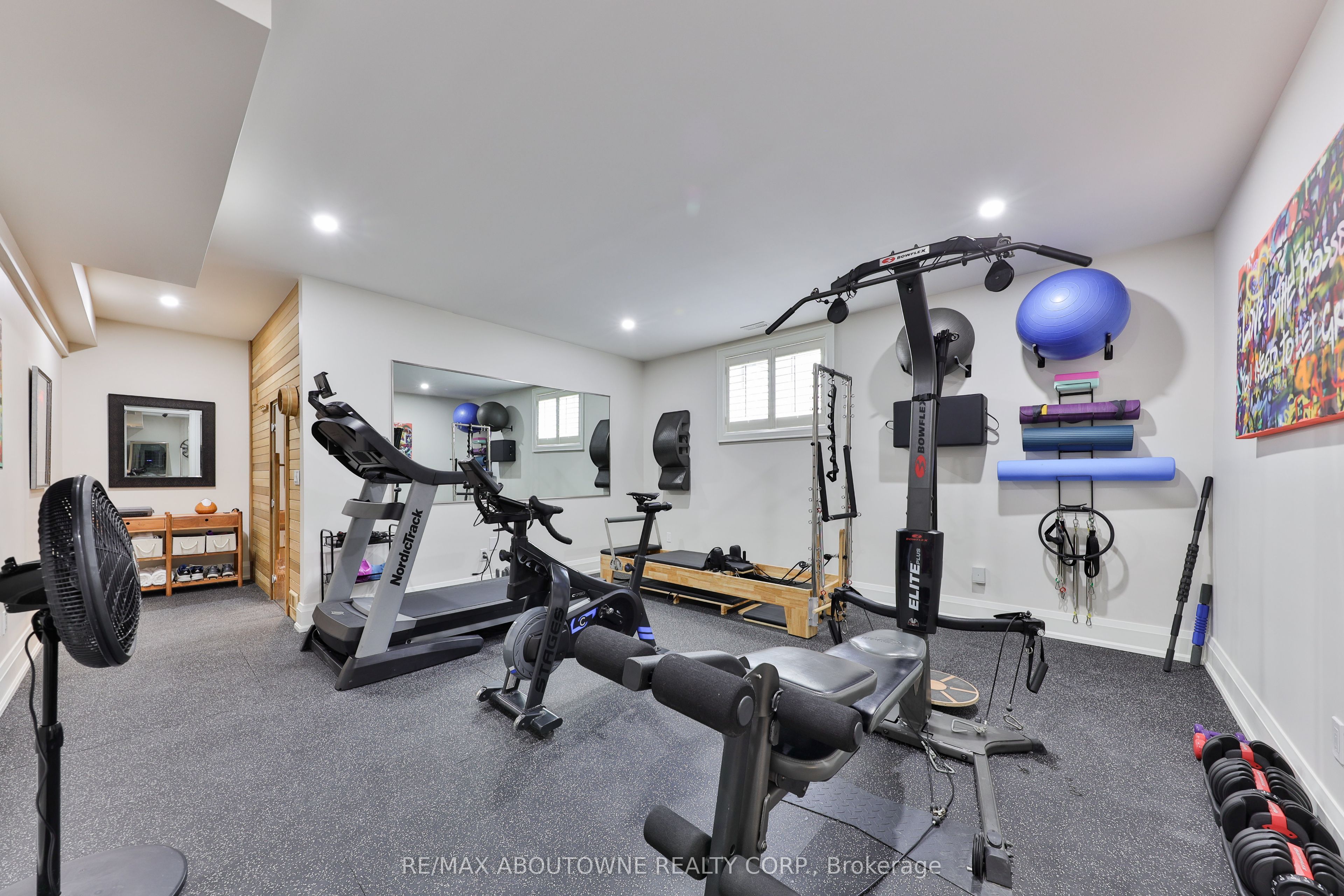 408 Saville Crescent, Oakville ‣ W13580120 408 Saville Crescent, Oakville ‣ W13580120