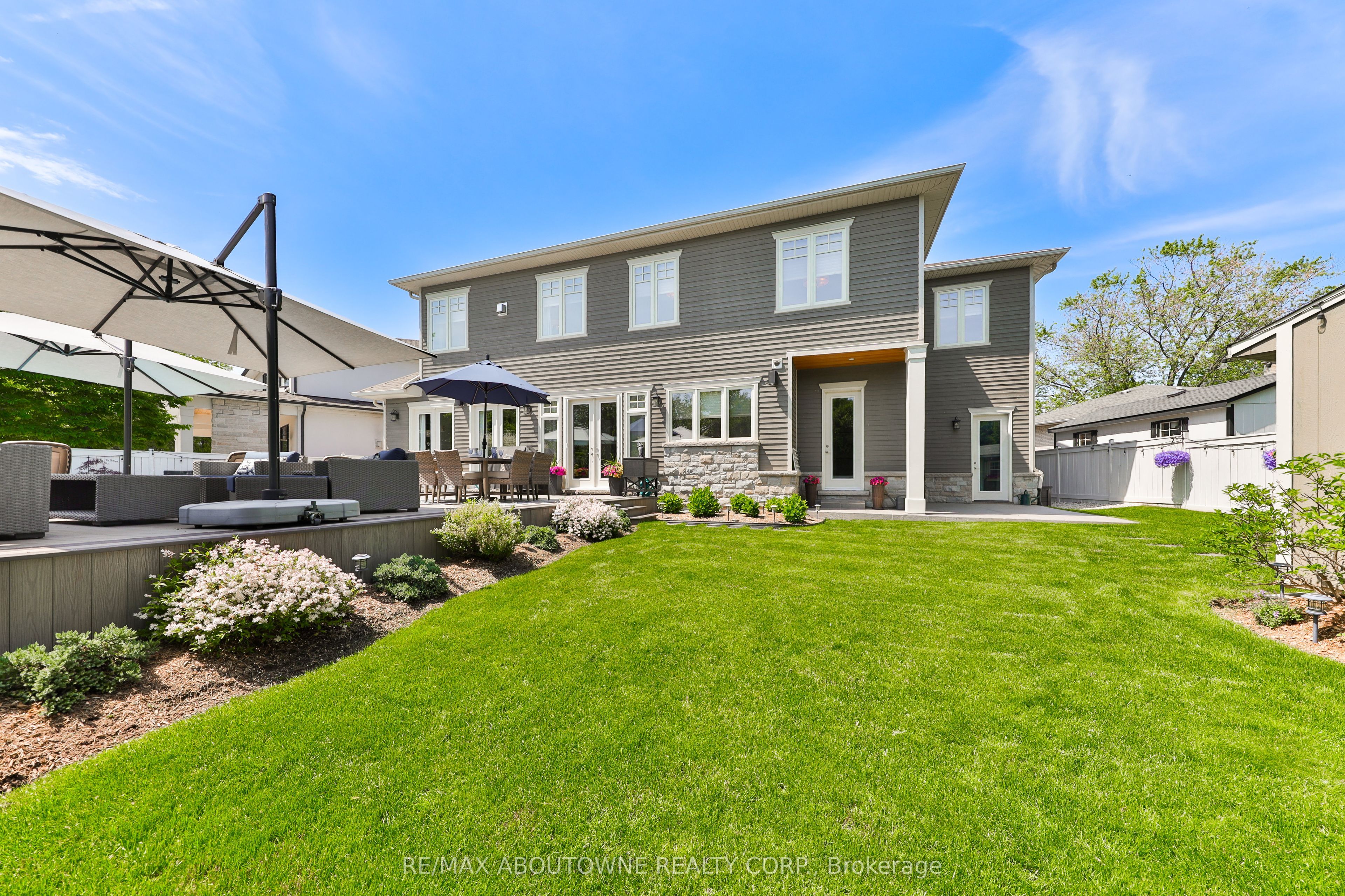 408 Saville Crescent, Oakville ‣ W13580120 408 Saville Crescent, Oakville ‣ W13580120