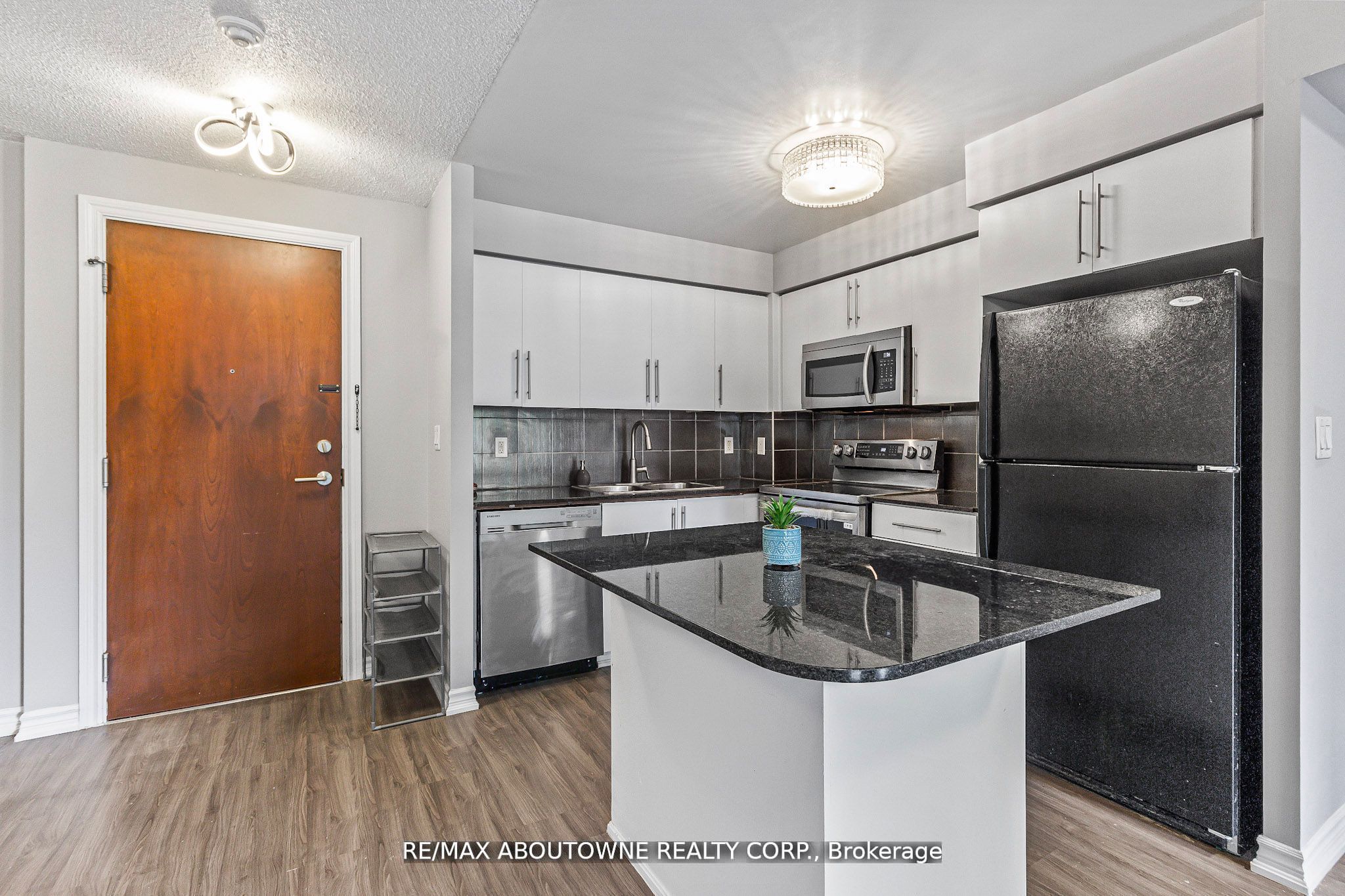 1 – 310 Burnhamthorpe Road, Mississauga ‣ W13584070 1 – 310 Burnhamthorpe Road, Mississauga ‣ W13584070