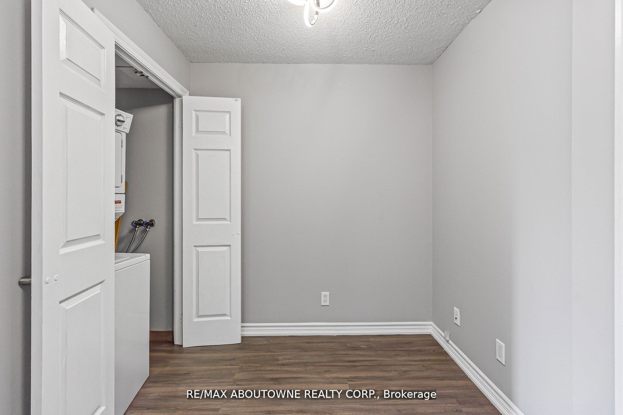 1 – 310 Burnhamthorpe Road, Mississauga ‣ W13584070 1 – 310 Burnhamthorpe Road, Mississauga ‣ W13584070