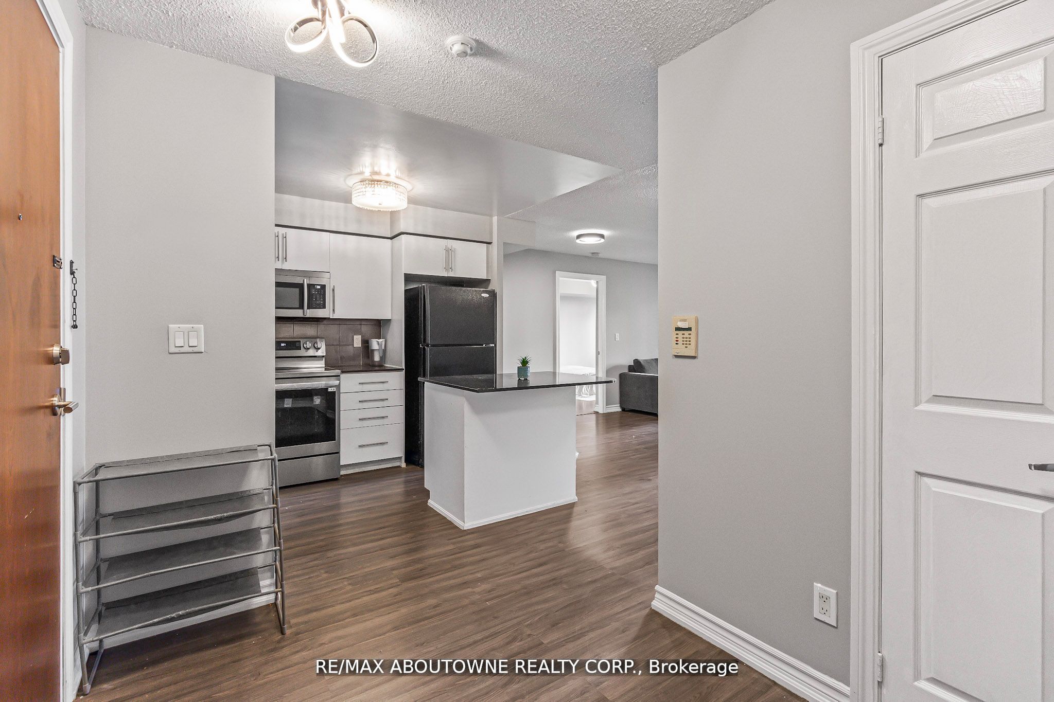 1 – 310 Burnhamthorpe Road, Mississauga ‣ W13584070 1 – 310 Burnhamthorpe Road, Mississauga ‣ W13584070