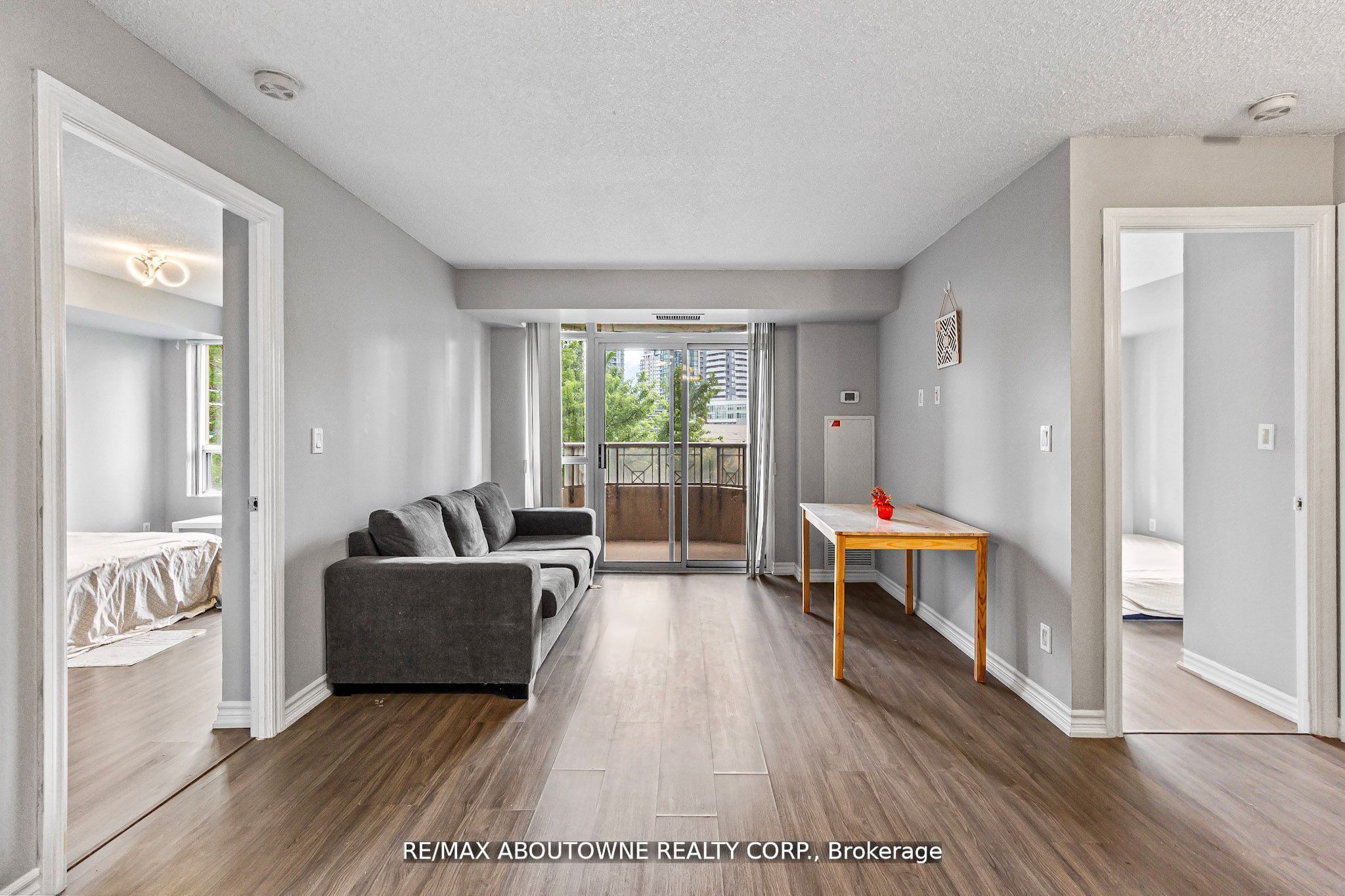 1 – 310 Burnhamthorpe Road, Mississauga ‣ W13584070 1 – 310 Burnhamthorpe Road, Mississauga ‣ W13584070