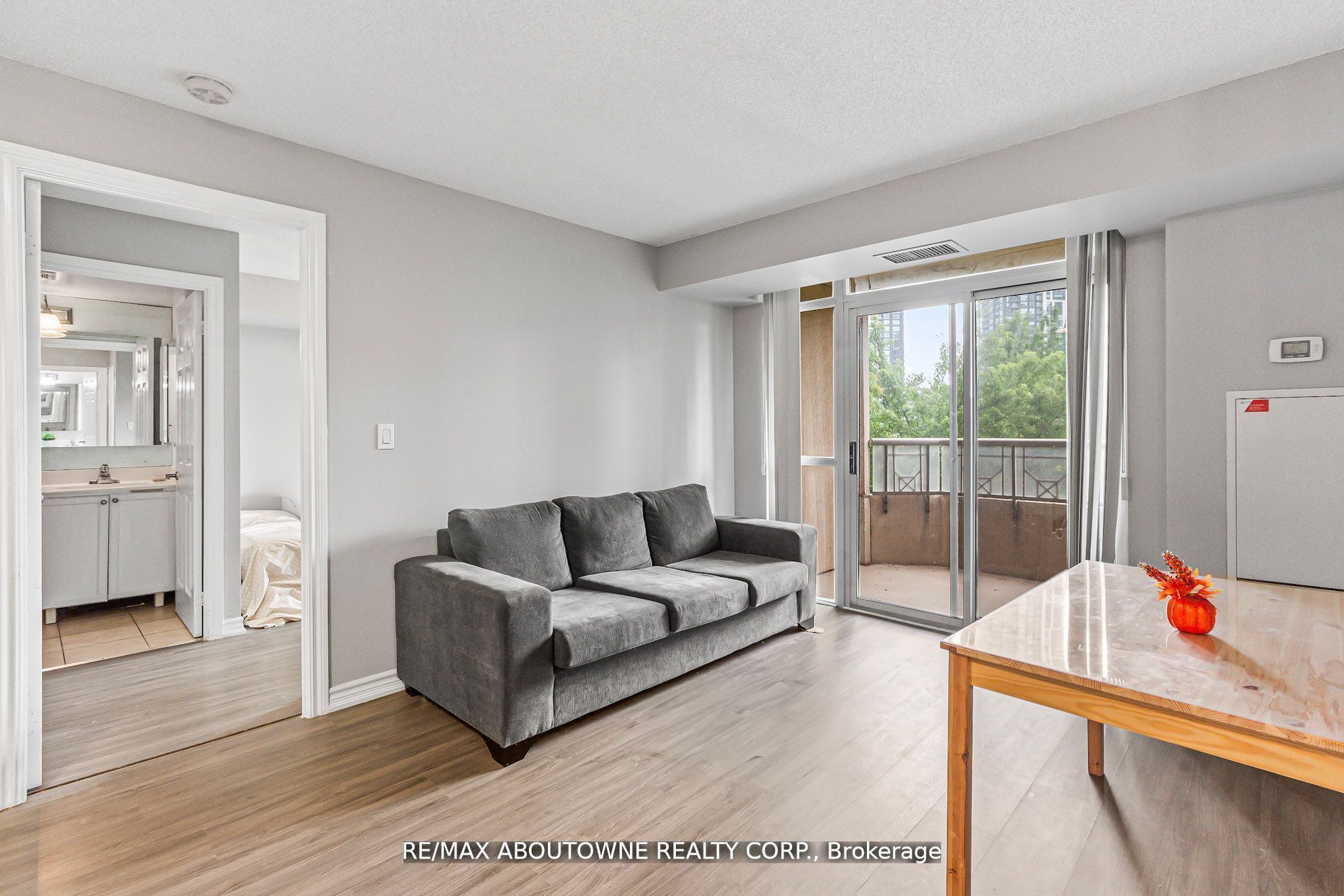 1 – 310 Burnhamthorpe Road, Mississauga ‣ W13584070 1 – 310 Burnhamthorpe Road, Mississauga ‣ W13584070