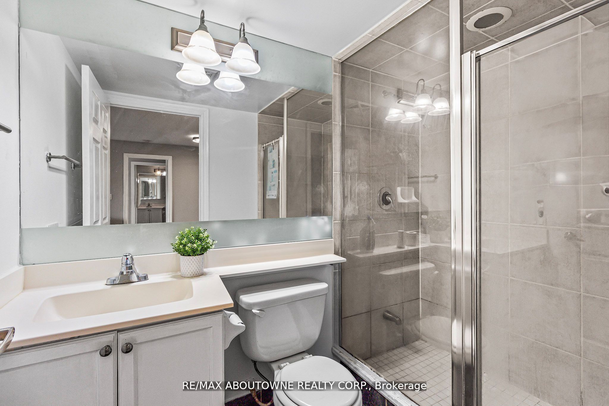 1 – 310 Burnhamthorpe Road, Mississauga ‣ W13584070 1 – 310 Burnhamthorpe Road, Mississauga ‣ W13584070