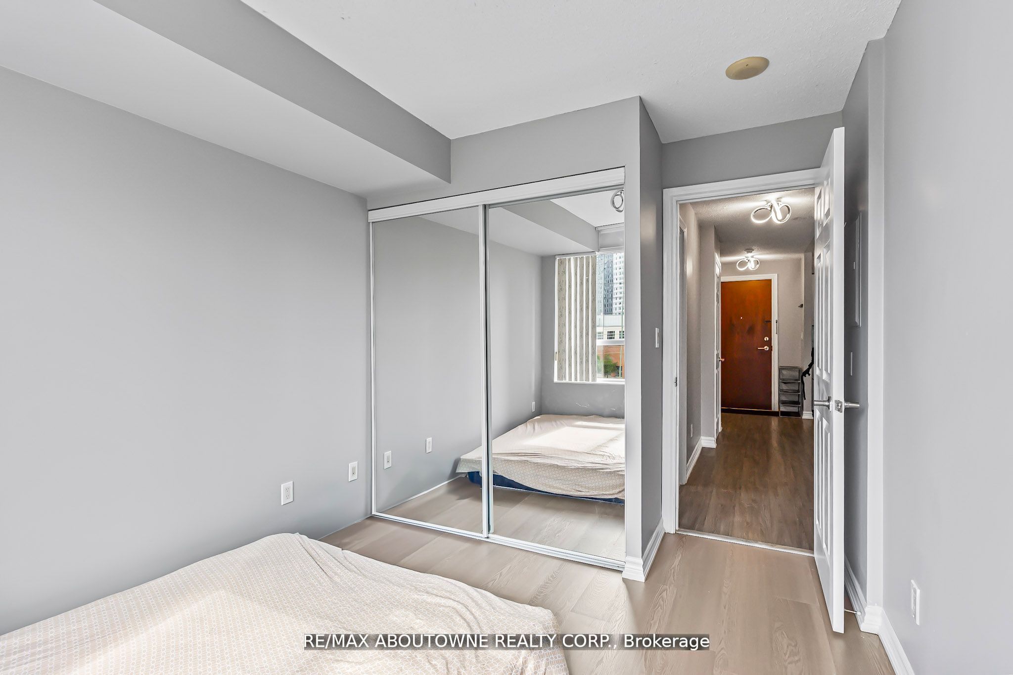1 – 310 Burnhamthorpe Road, Mississauga ‣ W13584070 1 – 310 Burnhamthorpe Road, Mississauga ‣ W13584070