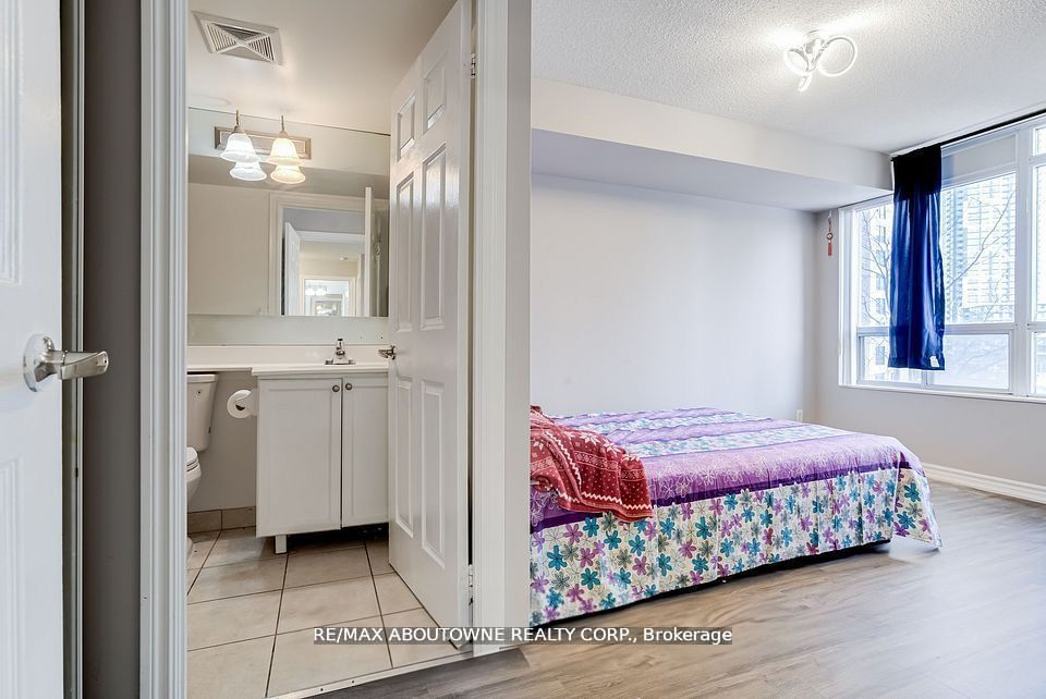 1 – 310 Burnhamthorpe Road, Mississauga ‣ W13584070 1 – 310 Burnhamthorpe Road, Mississauga ‣ W13584070