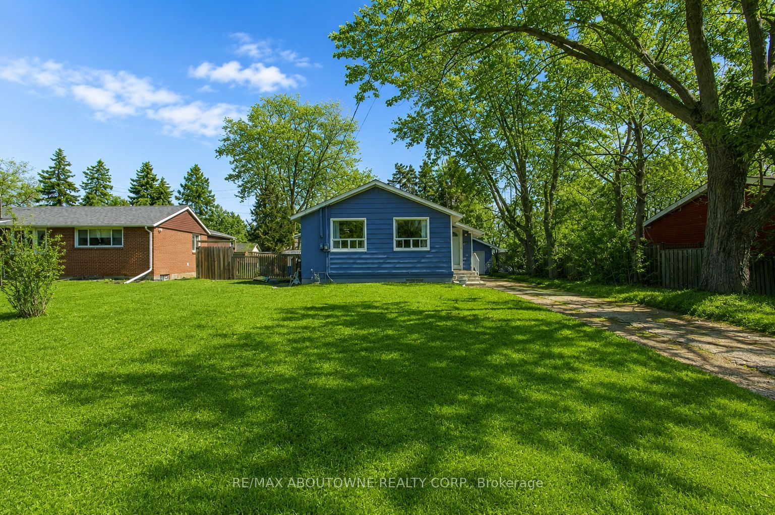 114 Ringwood Road, Oakville