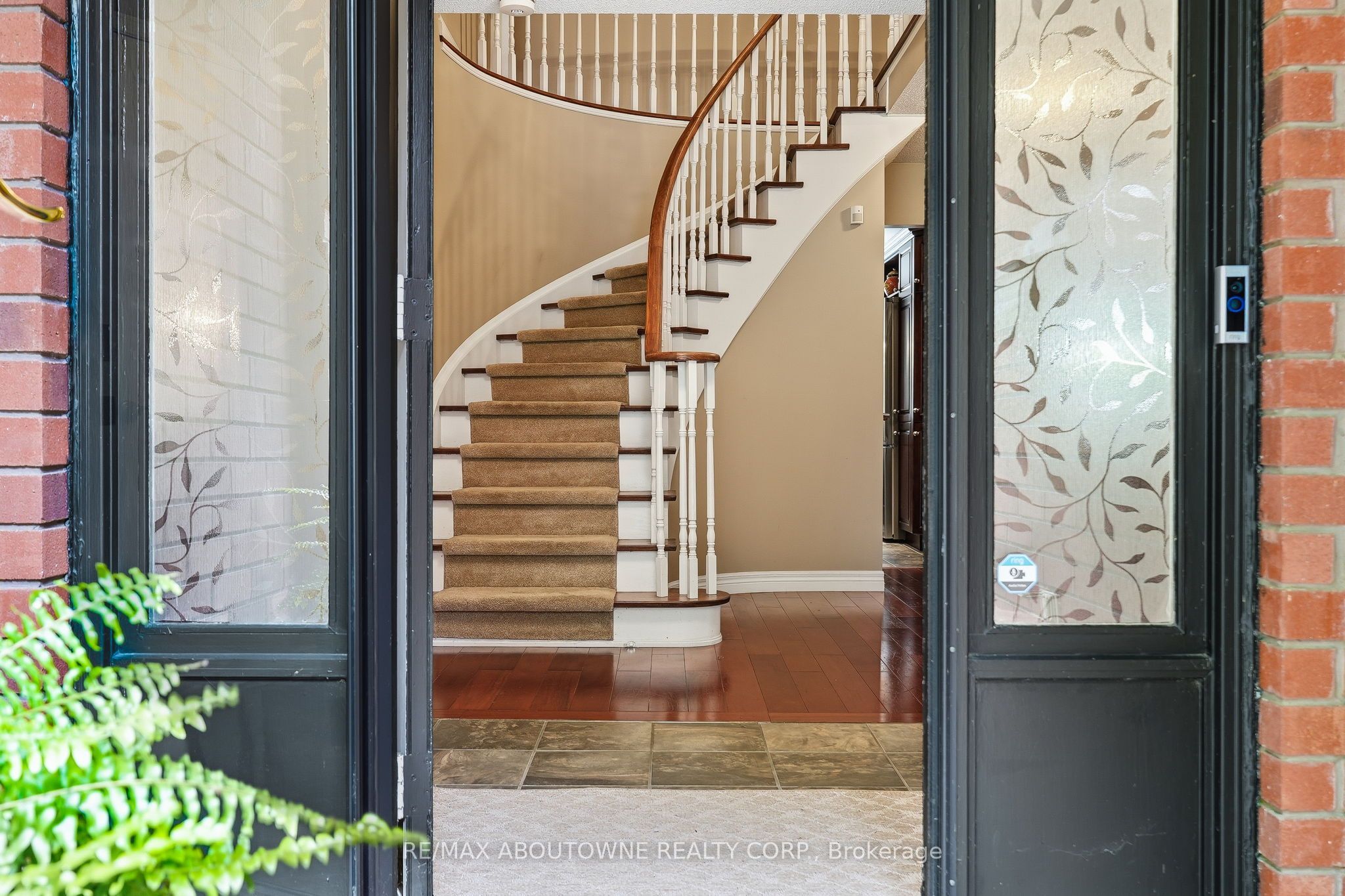 89 Waldie Road, Oakville ‣ W13598470 89 Waldie Road, Oakville ‣ W13598470