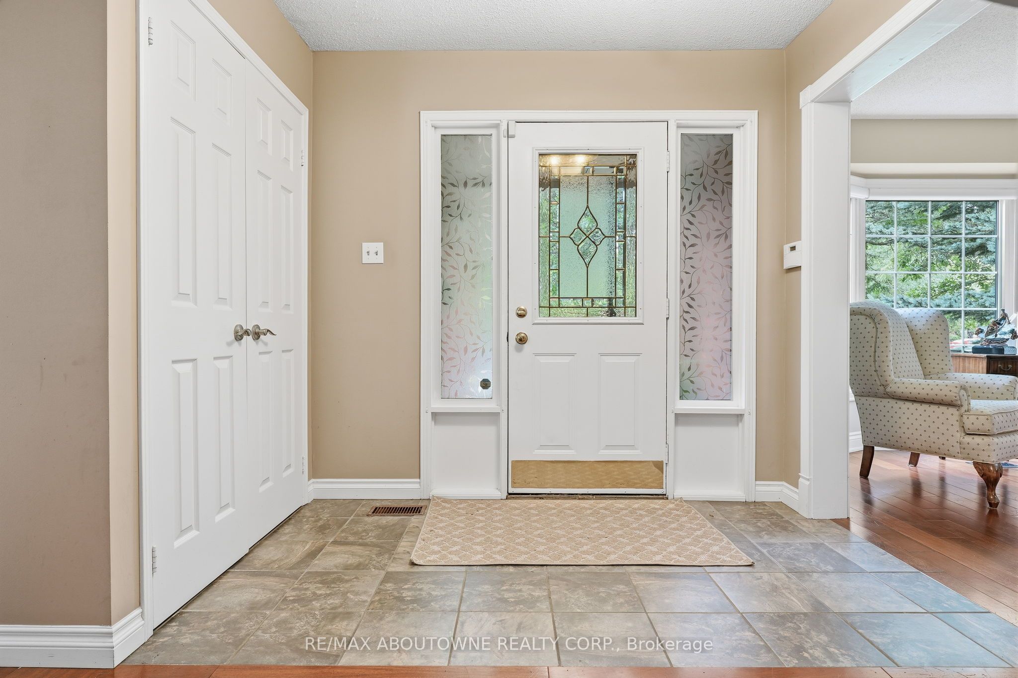 89 Waldie Road, Oakville ‣ W13598470 89 Waldie Road, Oakville ‣ W13598470