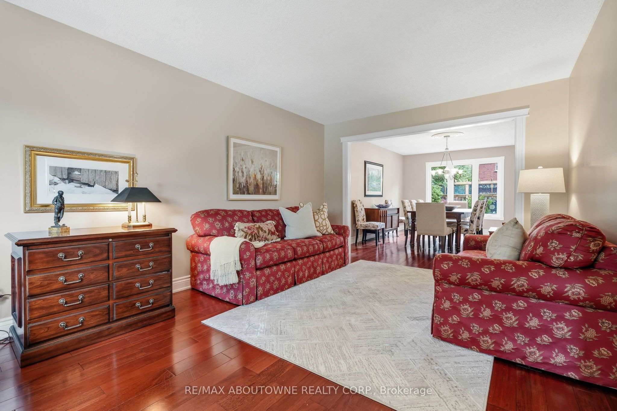 89 Waldie Road, Oakville ‣ W13598470 89 Waldie Road, Oakville ‣ W13598470
