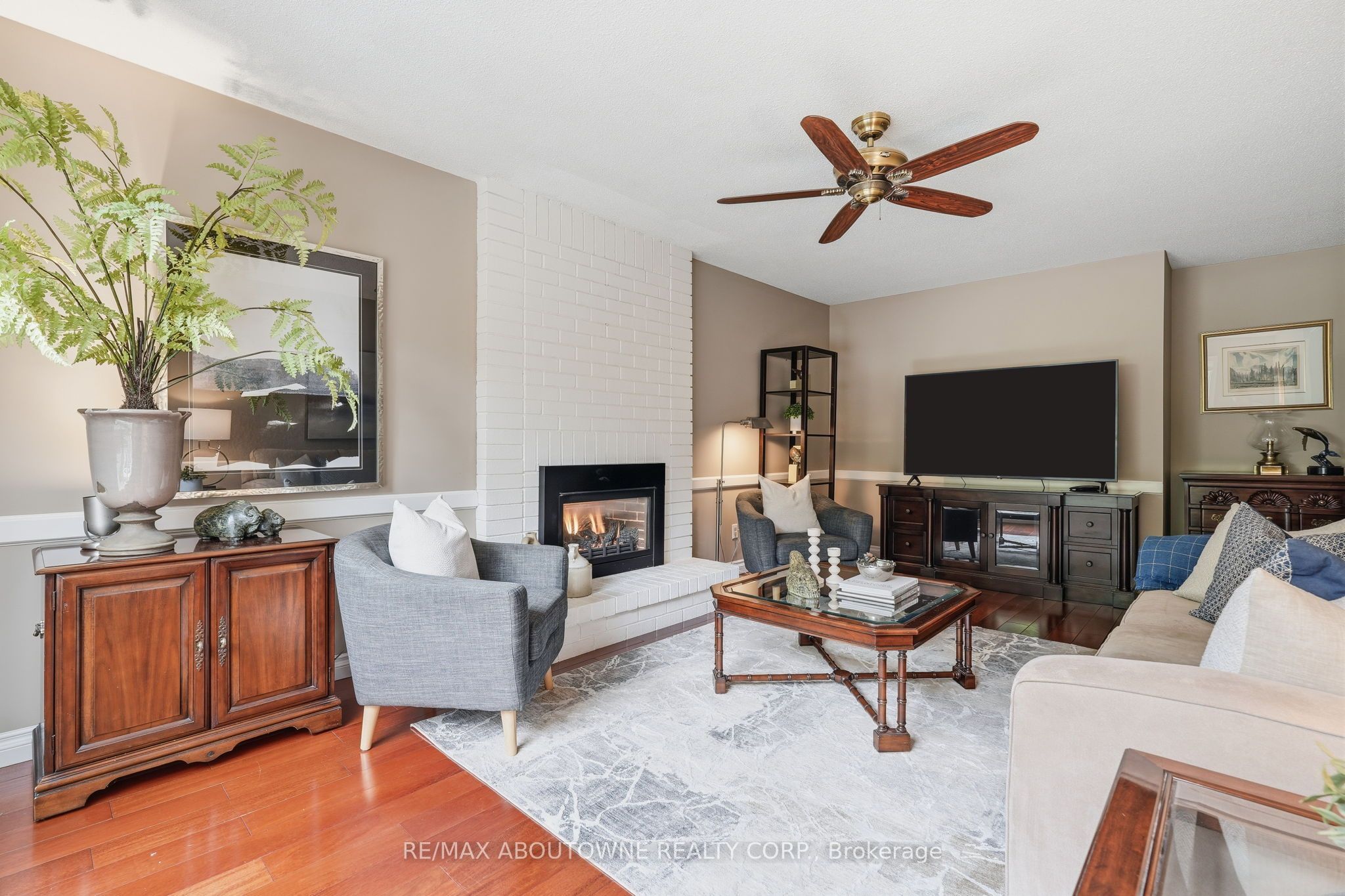 89 Waldie Road, Oakville ‣ W13598470 89 Waldie Road, Oakville ‣ W13598470