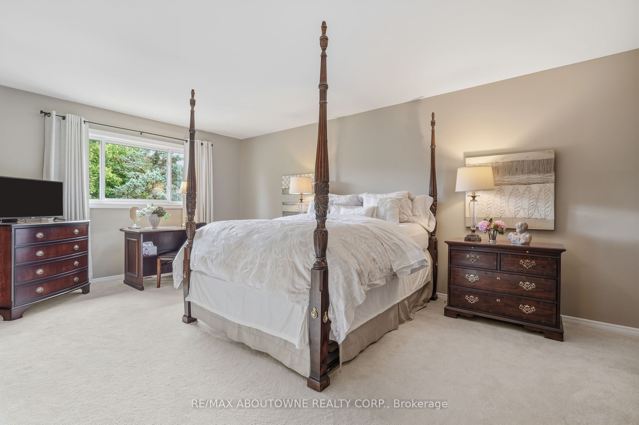 89 Waldie Road, Oakville ‣ W13598470 89 Waldie Road, Oakville ‣ W13598470