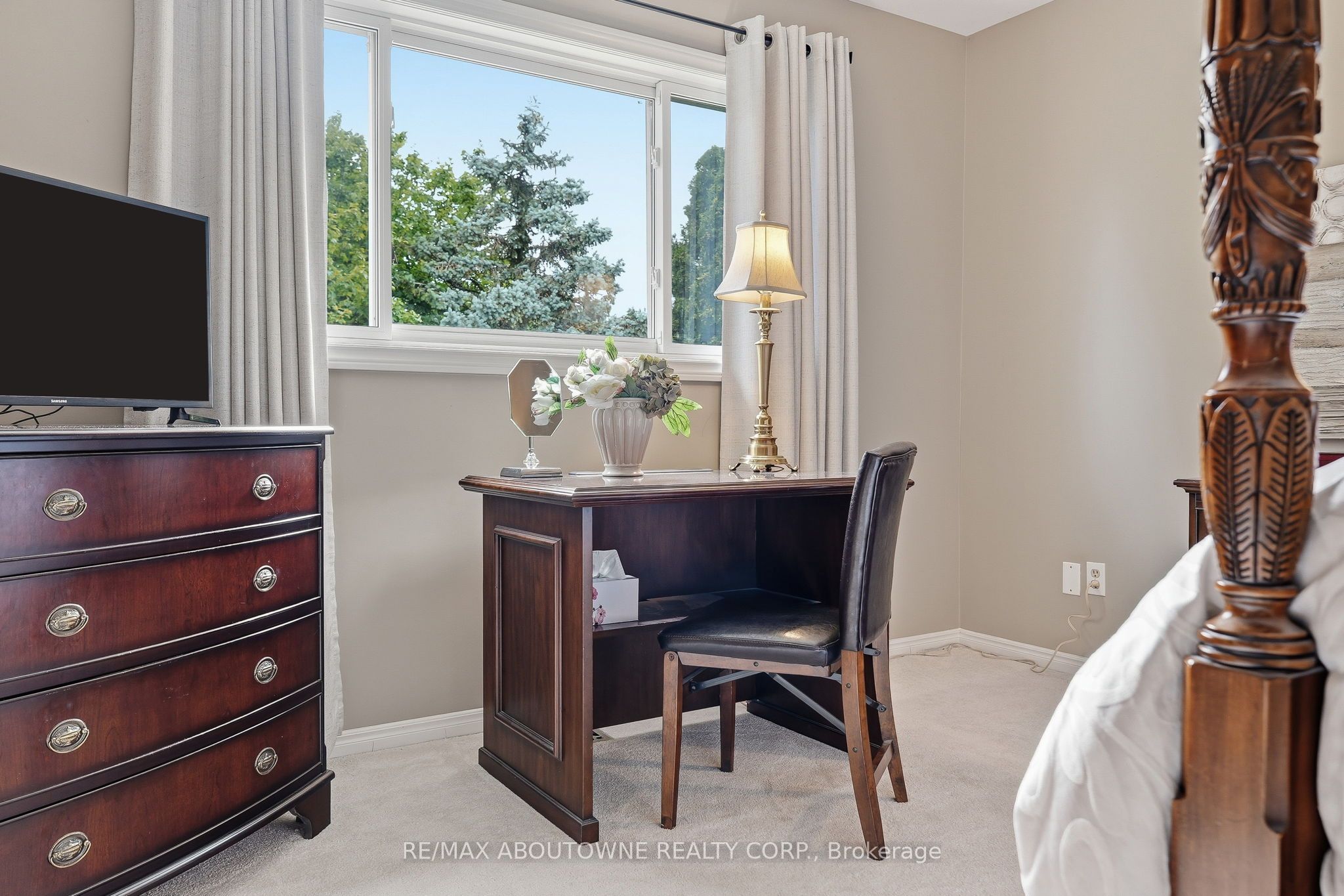89 Waldie Road, Oakville ‣ W13598470 89 Waldie Road, Oakville ‣ W13598470