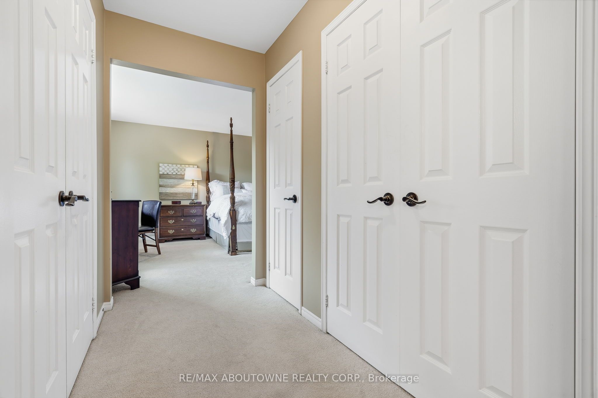 89 Waldie Road, Oakville ‣ W13598470 89 Waldie Road, Oakville ‣ W13598470