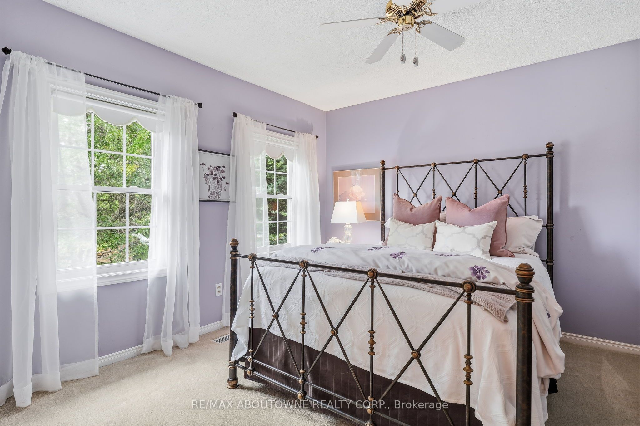 89 Waldie Road, Oakville ‣ W13598470 89 Waldie Road, Oakville ‣ W13598470