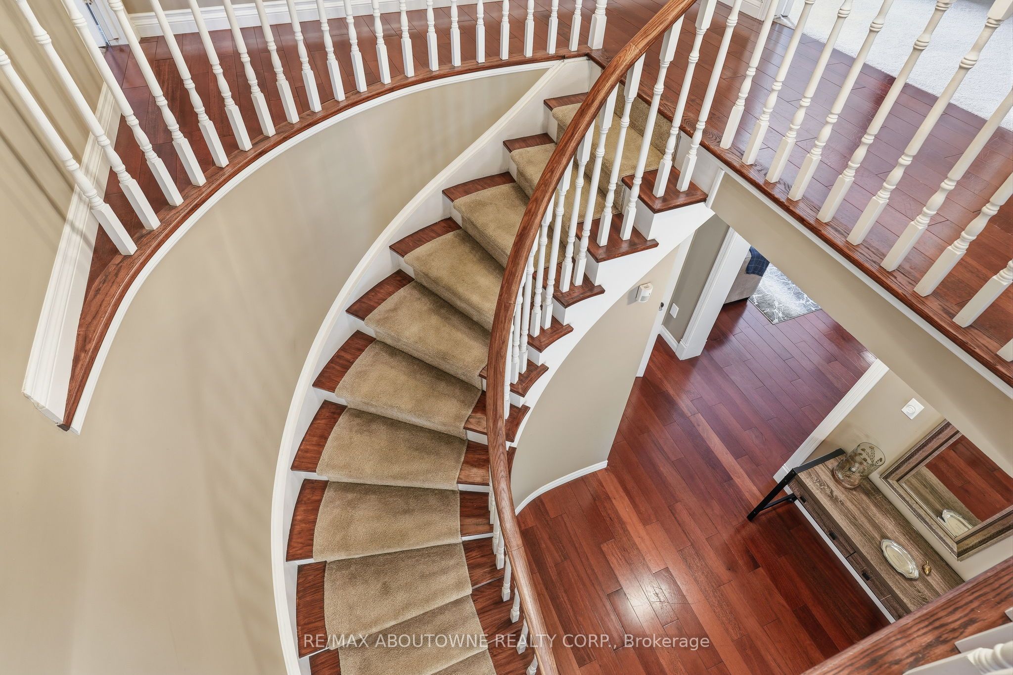 89 Waldie Road, Oakville ‣ W13598470 89 Waldie Road, Oakville ‣ W13598470
